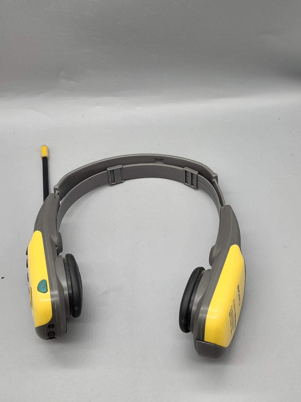 Vintage Sony SRF-HM55 Sports FM/AM Walkman Radio Headset Yellow Parts Repair