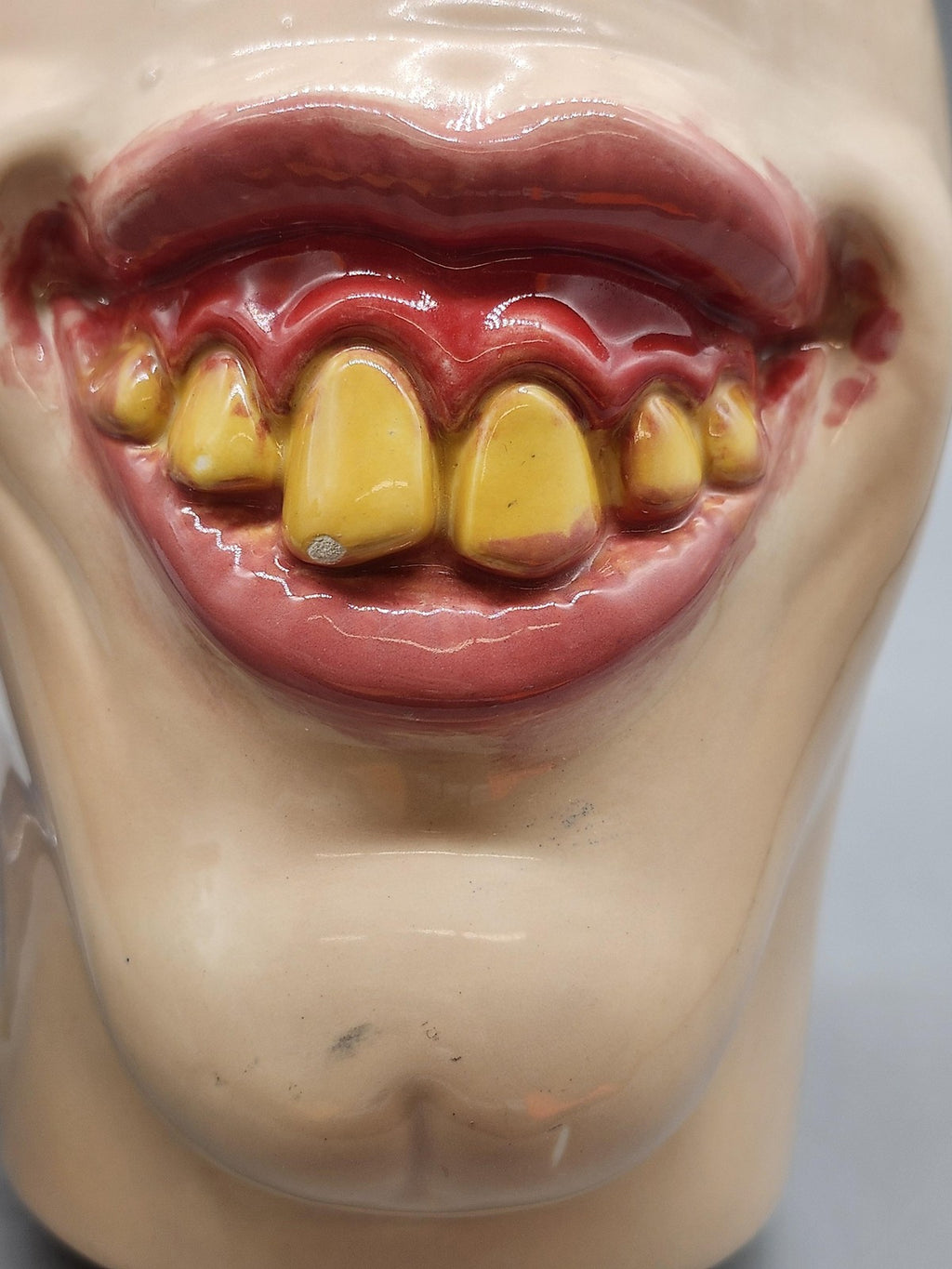 Mayco Nina Face Coffee Mug Beige Ceramic Teeth Smile Novelty Creepy Cup Decor