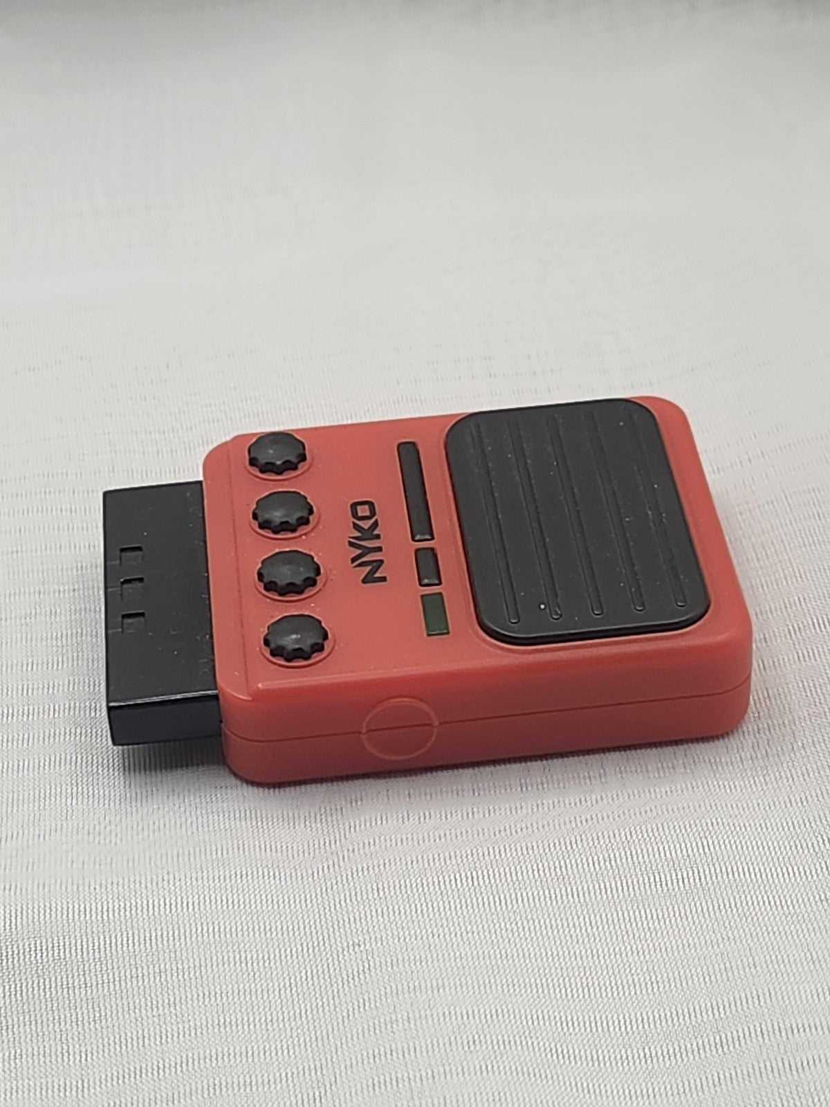 Nyko FrontMan Wireless Guitar Receiver Red For Sony PlayStation 2 PS2 Accessory