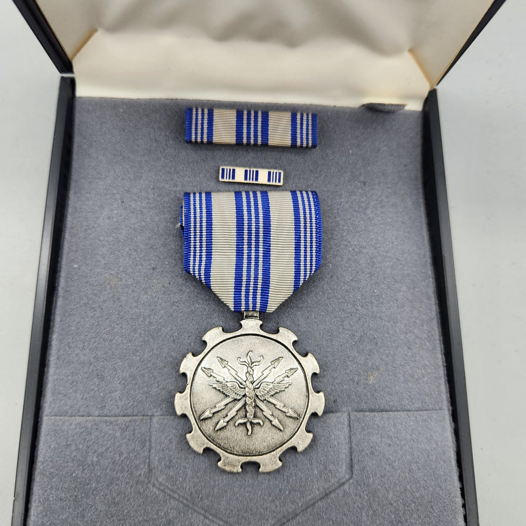 U.S. Air Force Meritorious Achievement Medal Set w/ Case Ribbon & Pin