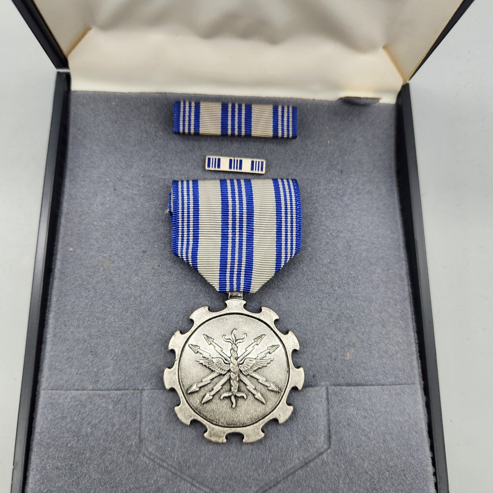 U.S. Air Force Meritorious Achievement Medal Set w/ Case Ribbon & Pin