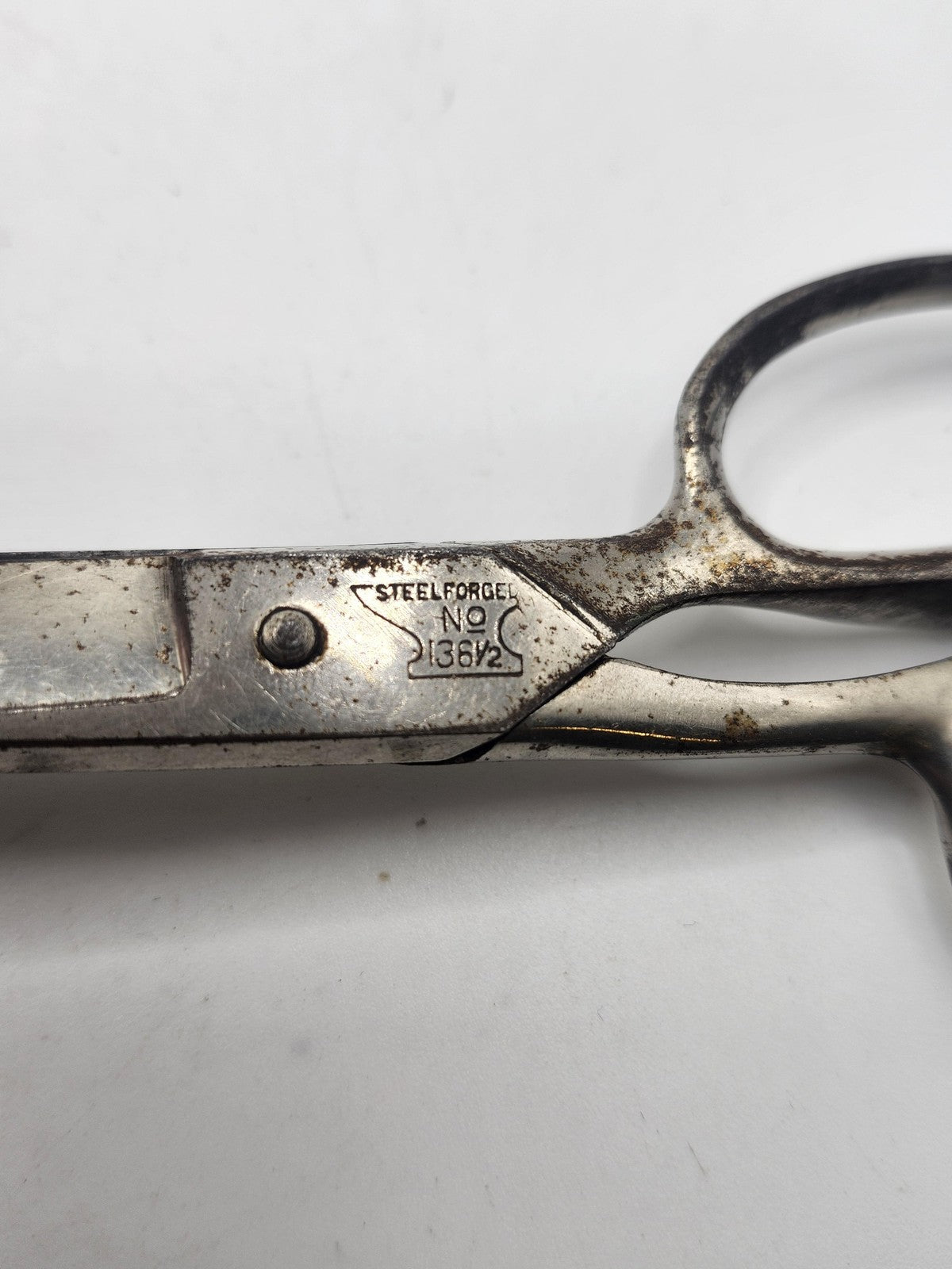 Vintage Wiss SteelForged Inlaid Sewing Scissors No 136 1/2 Silver USA Shears
