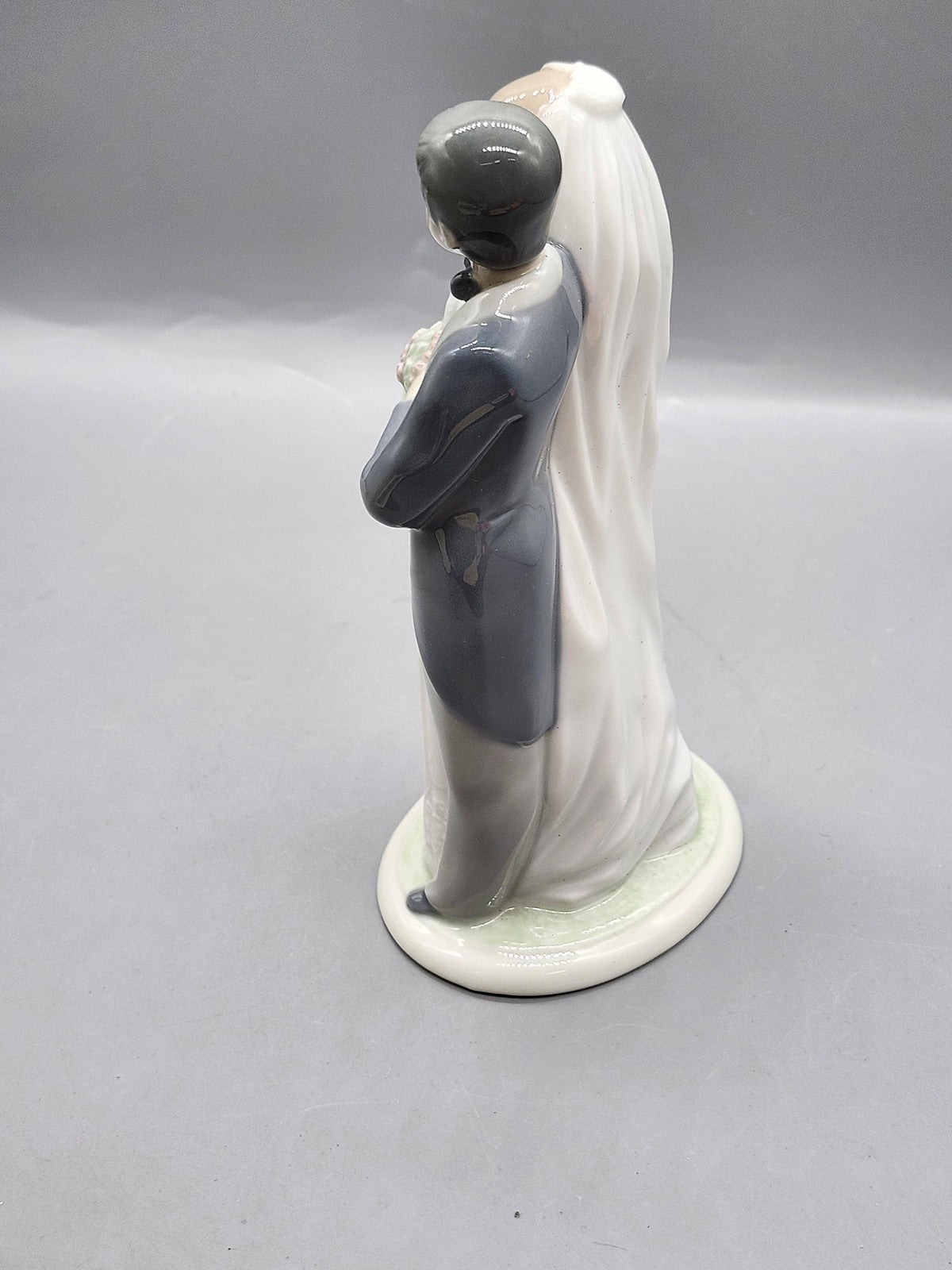 Vintage NAO By Lladro Wedding Bride Groom Figurine Medium White Porcelain Decor