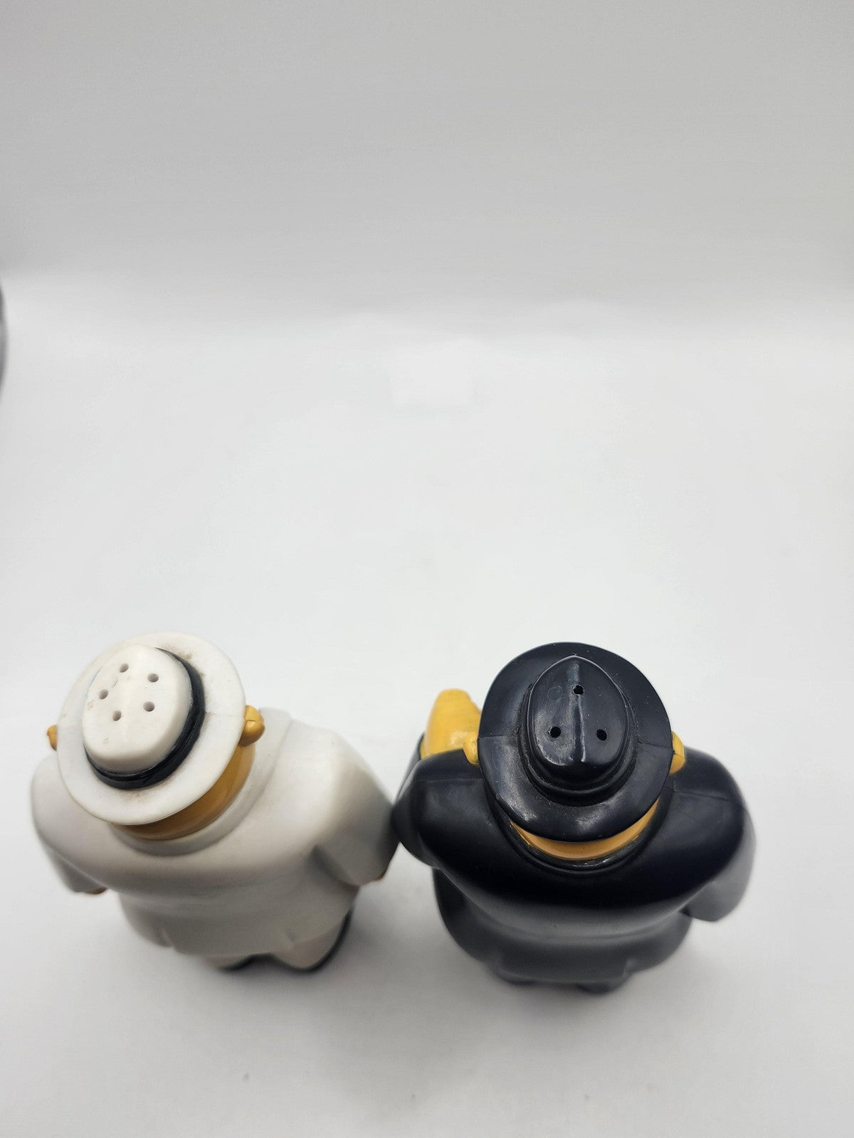 Vintage 1993 RRTC Camel Gangster Salt & Pepper Shaker Set Small Plastic Decor