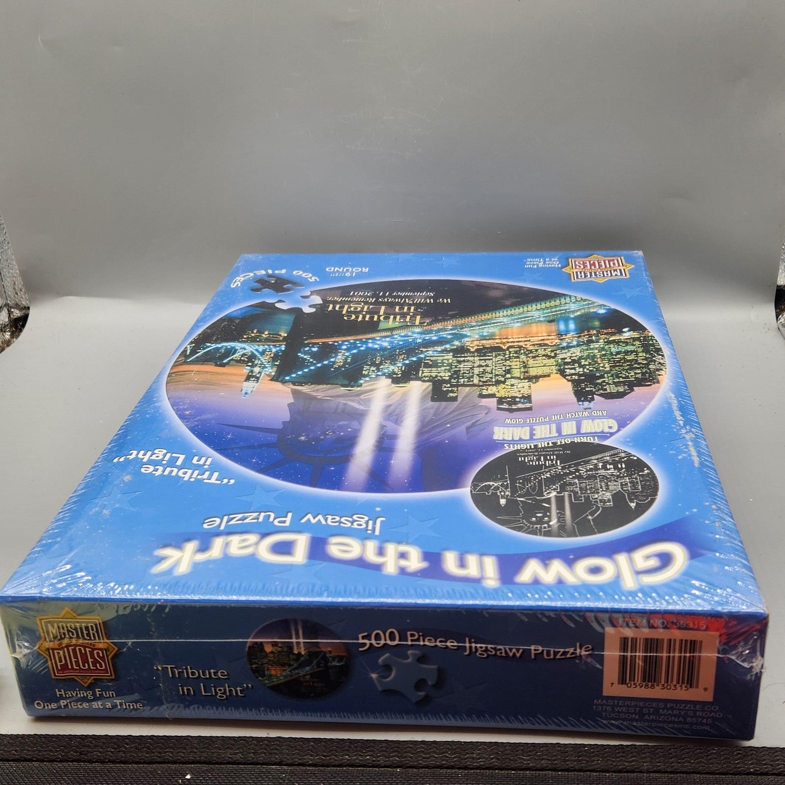 MasterPieces Tribute In Light Jigsaw Puzzle 500 Piece Round Glow Blue New Boxed