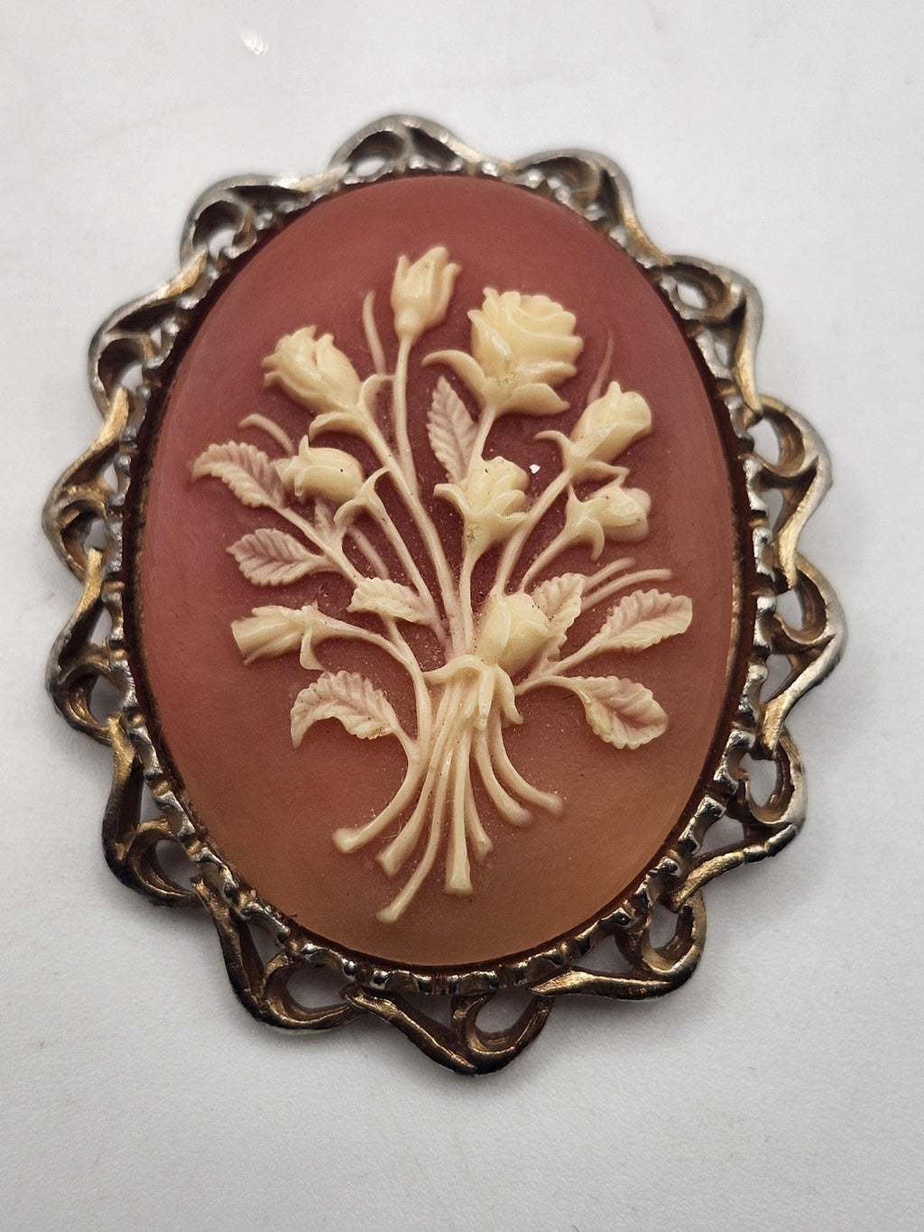 Pink Resin Flower Cameo Brooch Pin Gold Tone Oval Bouquet Costume Jewelry