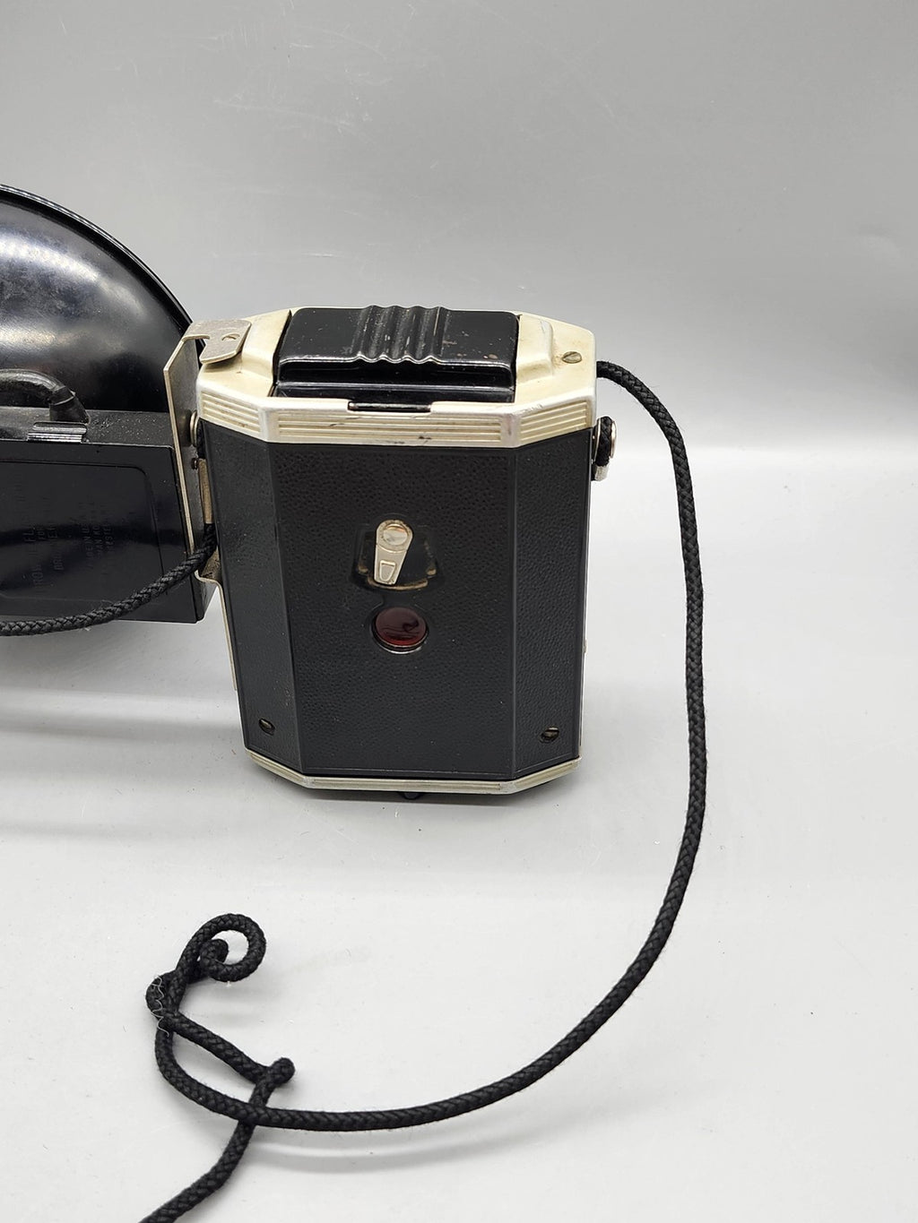 Vintage Kodak Brownie Reflex Synchro Model Camera 127 Film Flash Black USA