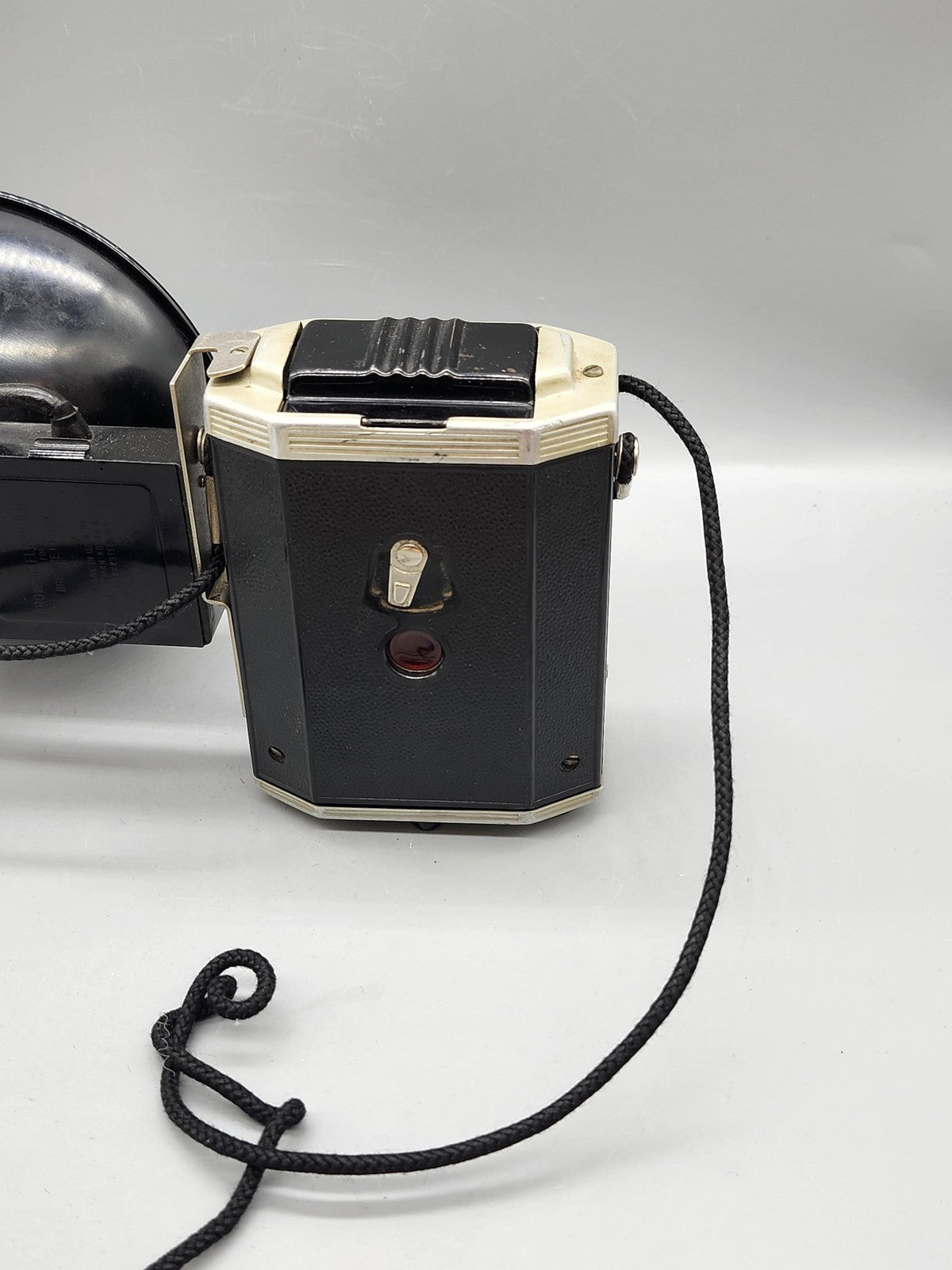 Vintage Kodak Brownie Reflex Synchro Model Camera 127 Film Flash Black USA