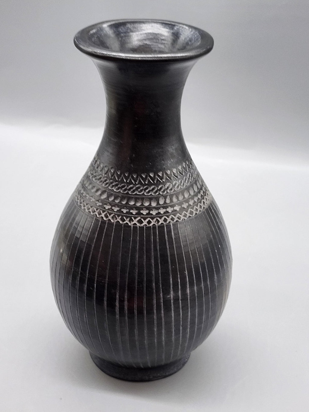 Mulayek Black Carved Ceramic Vase Striped Art Pottery Table Home Decor