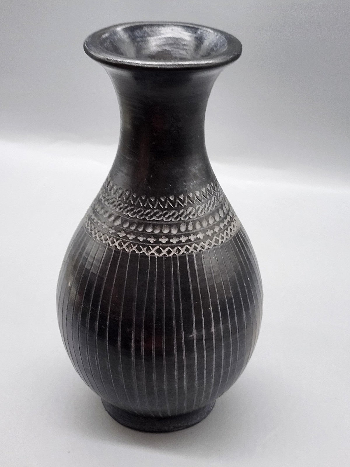 Mulayek Black Carved Ceramic Vase Striped Art Pottery Table Home Decor