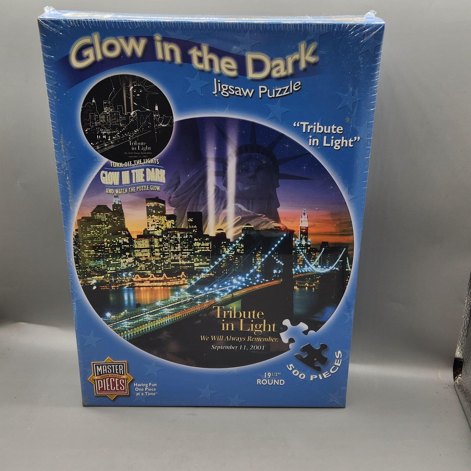 MasterPieces Tribute In Light Jigsaw Puzzle 500 Piece Round Glow Blue New Boxed