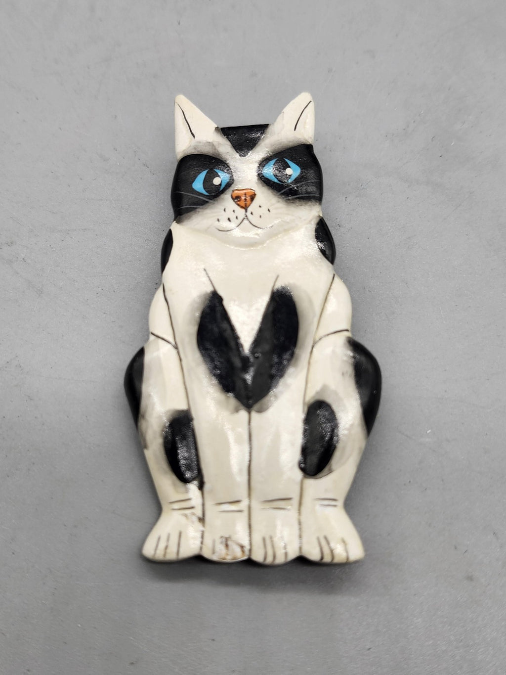 Cat Brooch White Black Resin Hand Painted Blue Eyes Animal Pin Jewelry Cute