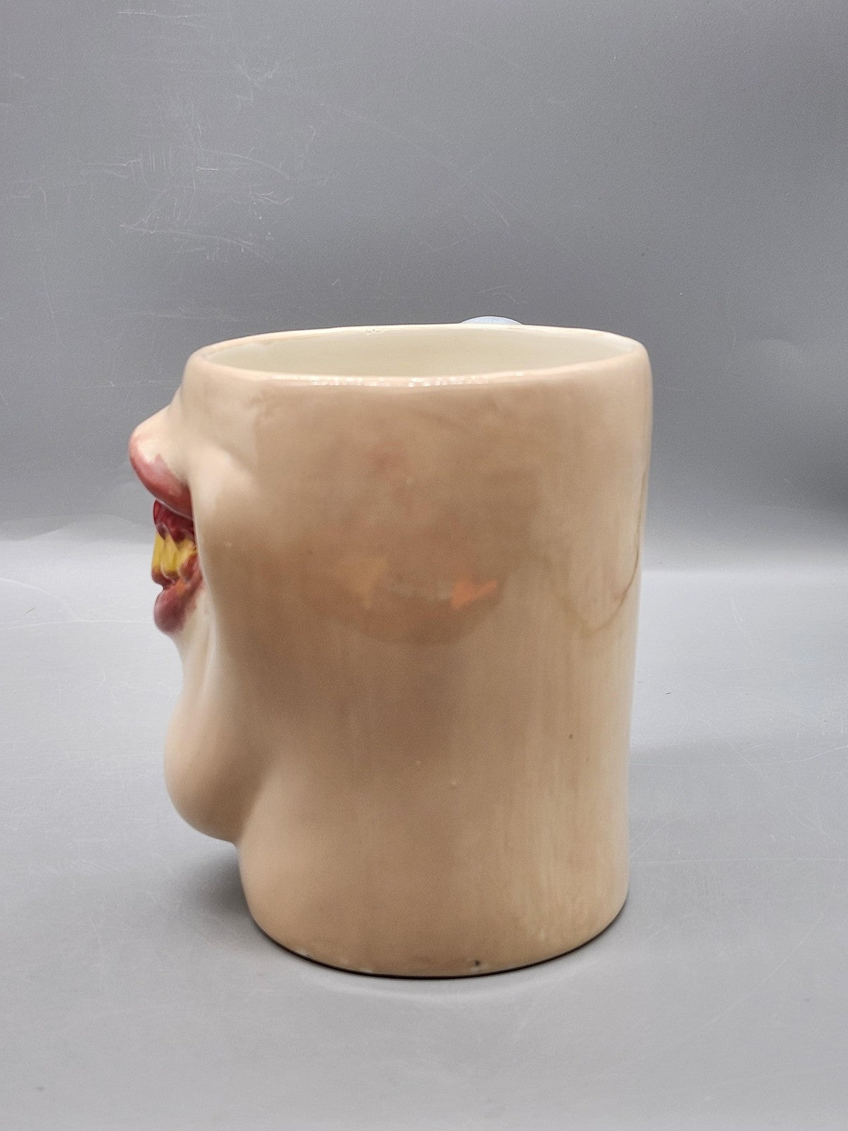 Mayco Nina Face Coffee Mug Beige Ceramic Teeth Smile Novelty Creepy Cup Decor