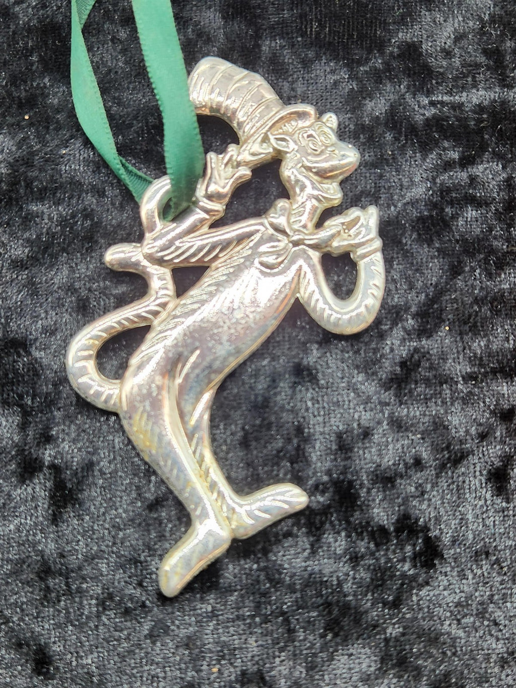 Giftco Dr Seuss Cat In The Hat Silver Metal Christmas Tree Bauble Ornament Decor