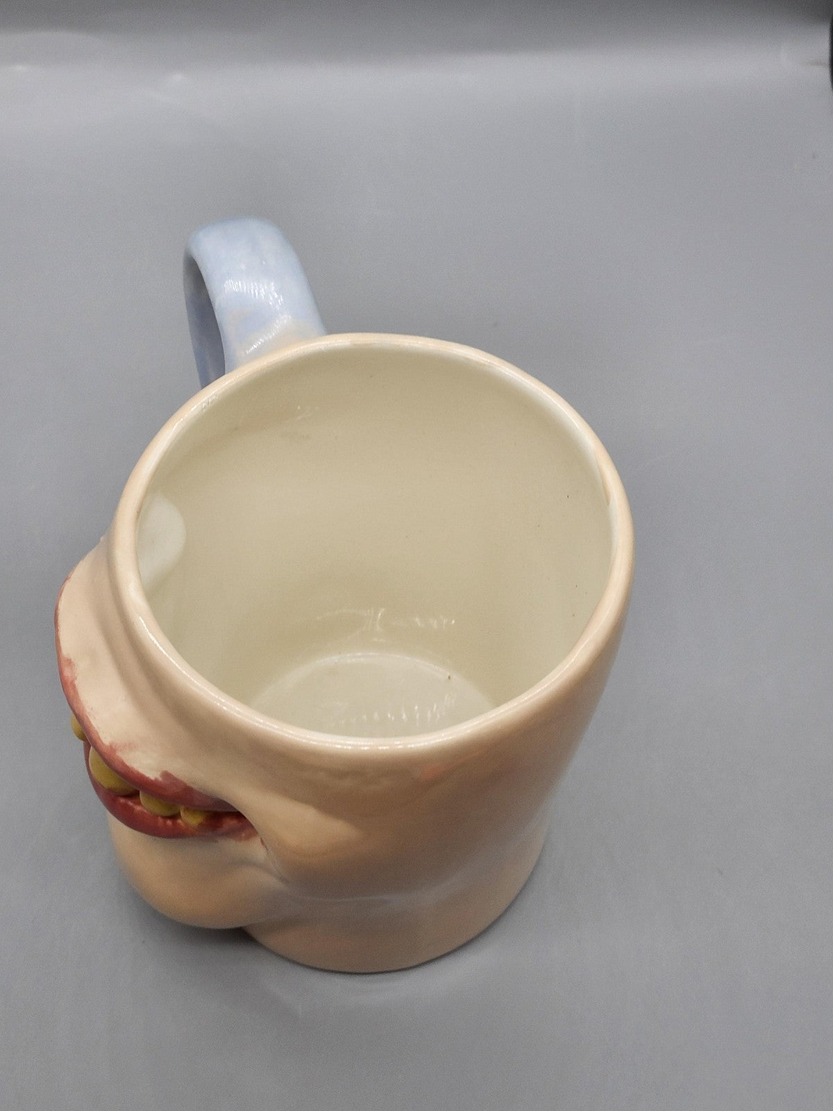 Mayco Nina Face Coffee Mug Beige Ceramic Teeth Smile Novelty Creepy Cup Decor