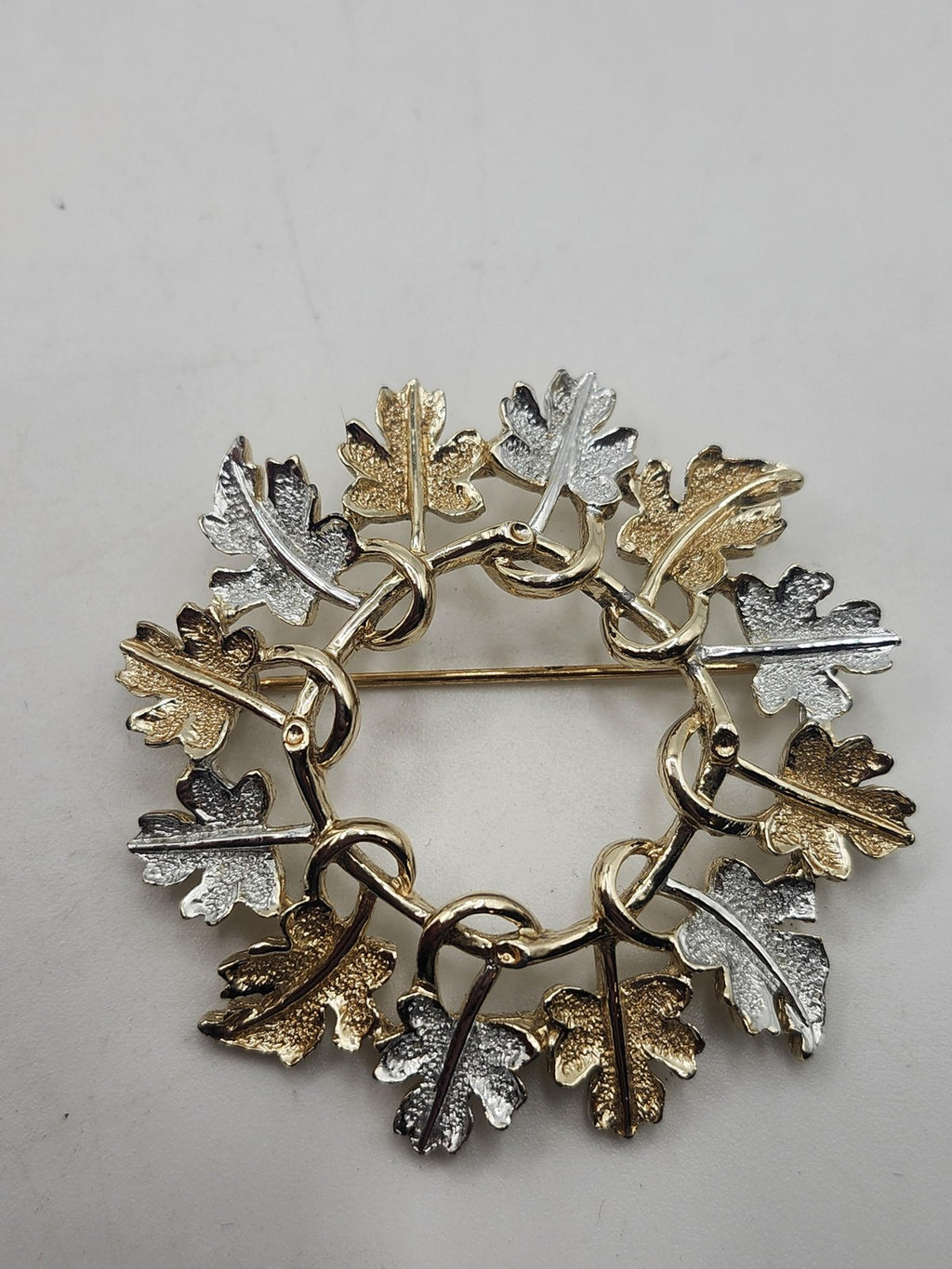 Gold Silver Tone Leaf Wreath Brooch Pin Two Tone Nature Fall Jewelry 2 Inch