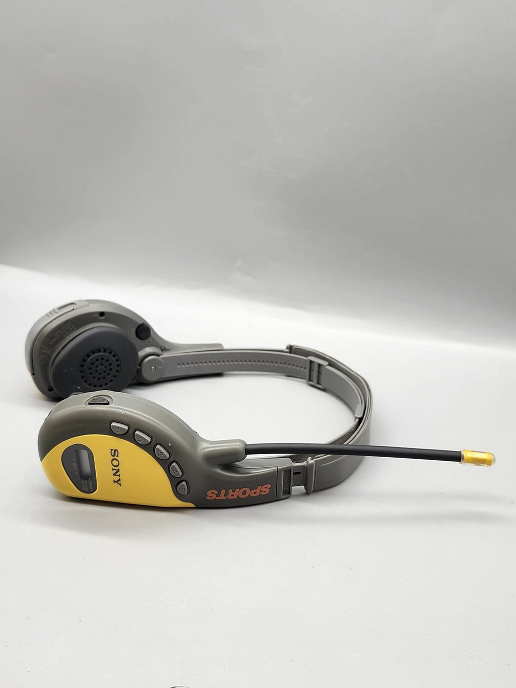 Vintage Sony SRF-HM55 Sports FM/AM Walkman Radio Headset Yellow Parts Repair