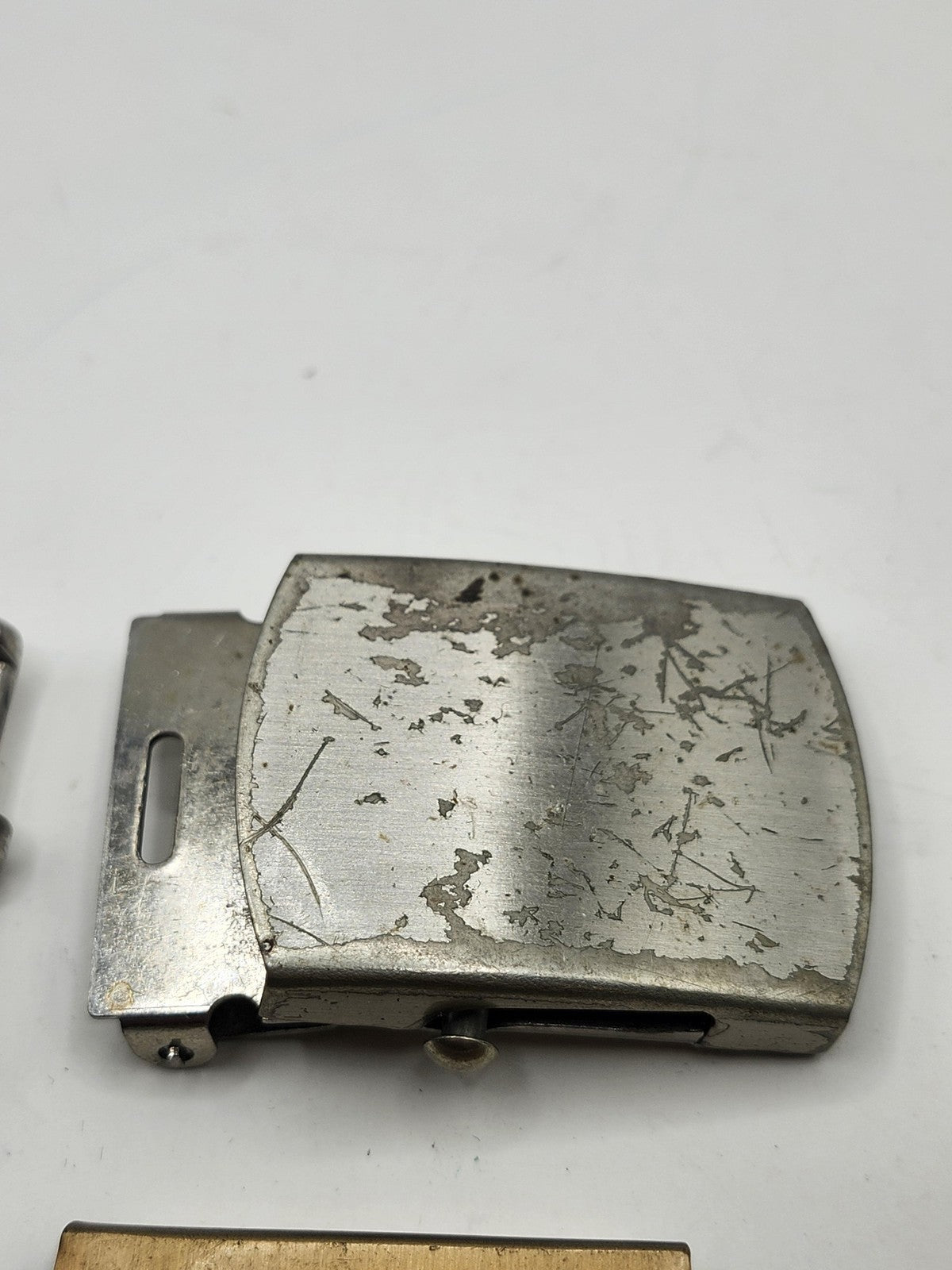 Vintage Metal Belt Buckle Lot Of 4 Mens Rectangular Clamp Medallion Silver Gold