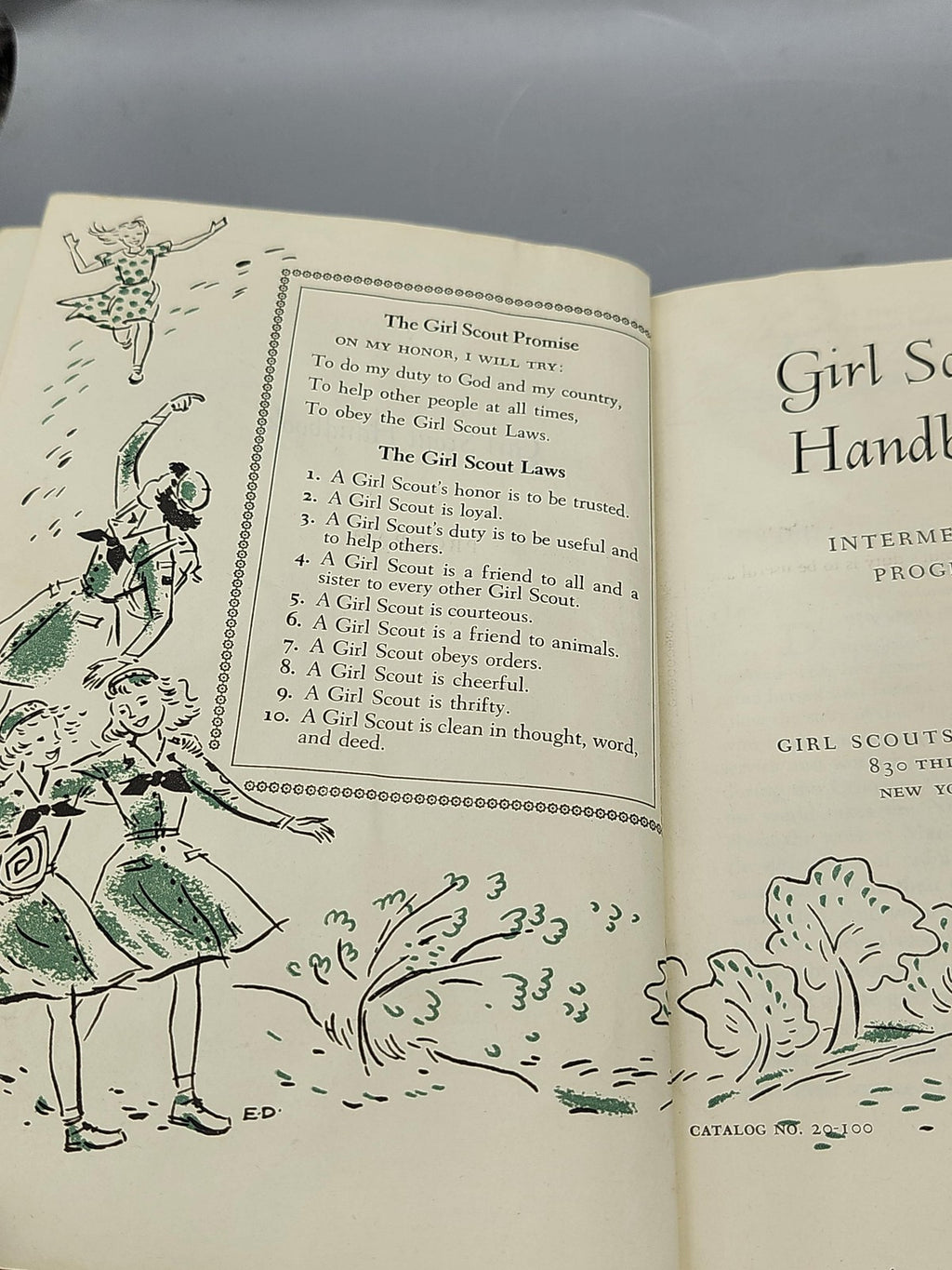 Vintage Girl Scout Handbook Girl Scouts USA Green PB Intermediate Program 1959