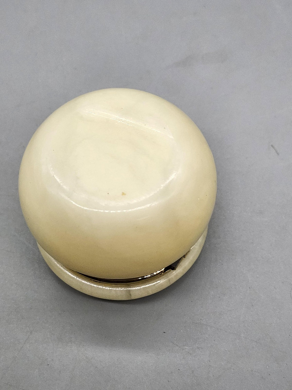 Small Beige Floral Trinket Box Round Resin Hinged Gold Tone Lid Decor Accent