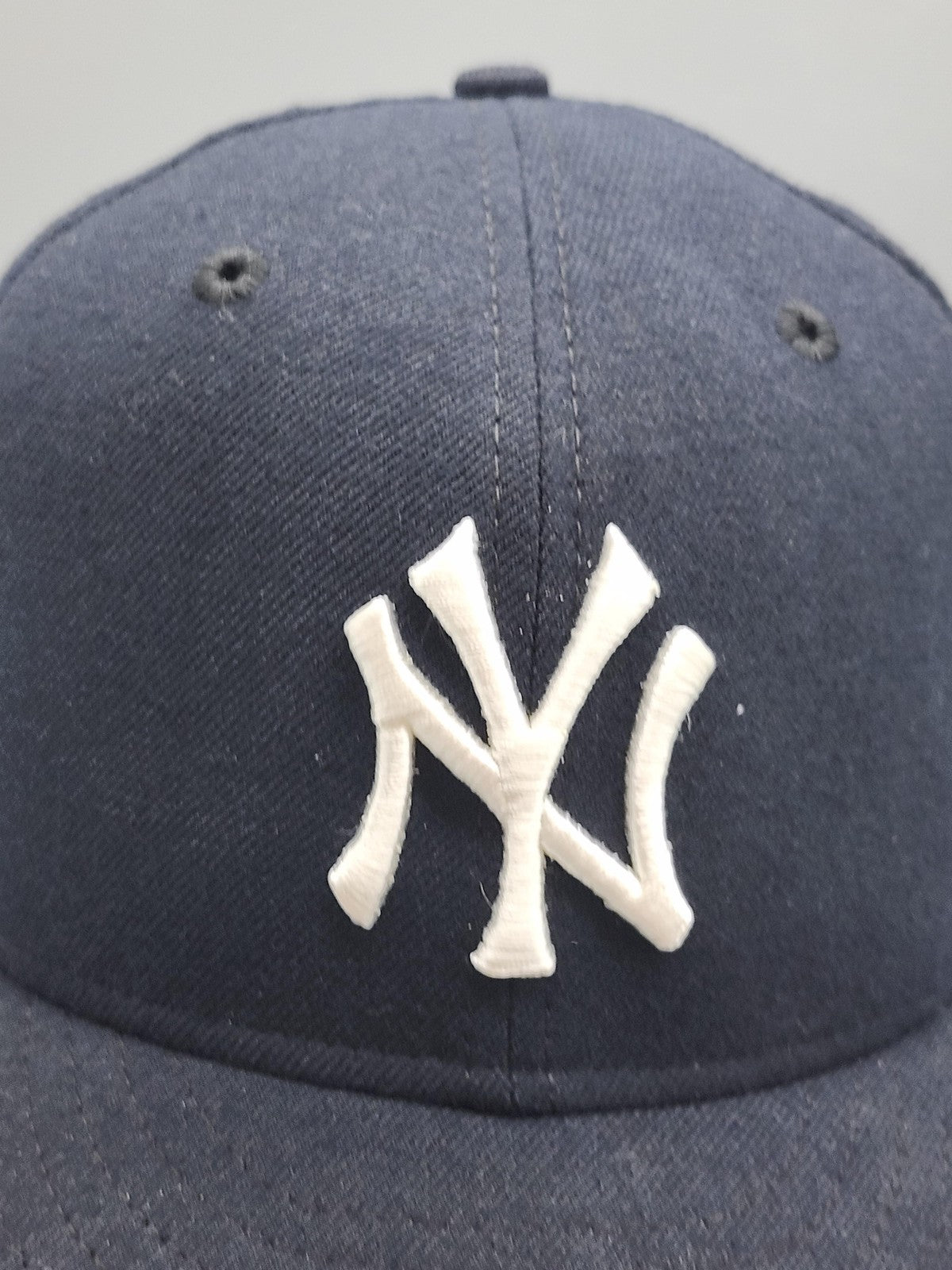 Vintage New York Yankees Hat Cap Fitted Mens 6 7/8 Blue MLB World Series New Era