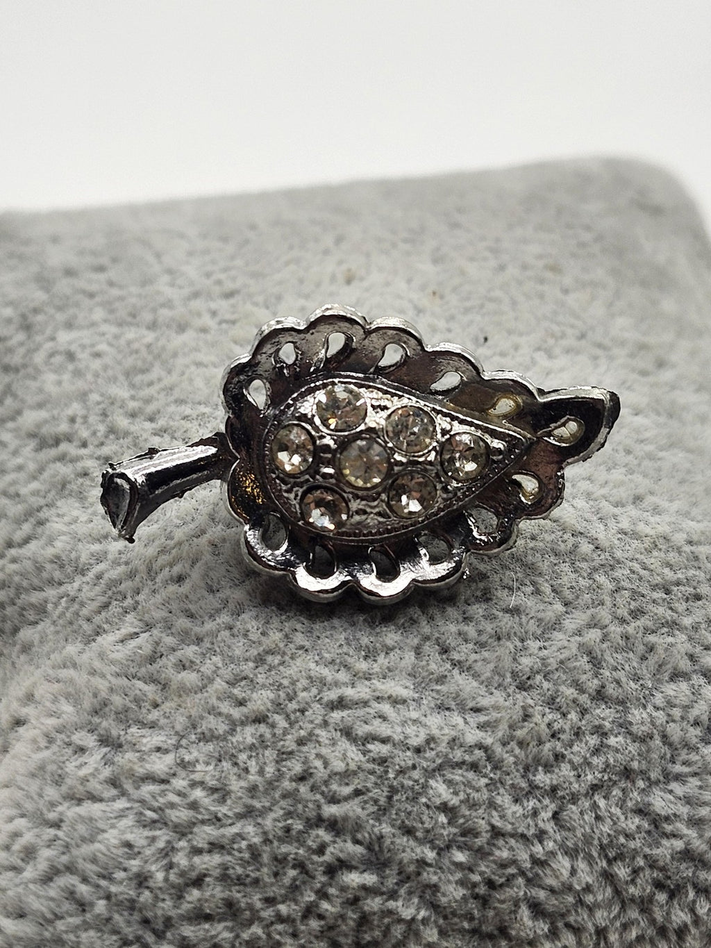 Silver Tone Leaf Brooch Pin Clear Rhinestone Scalloped Costume Jewelry Gift