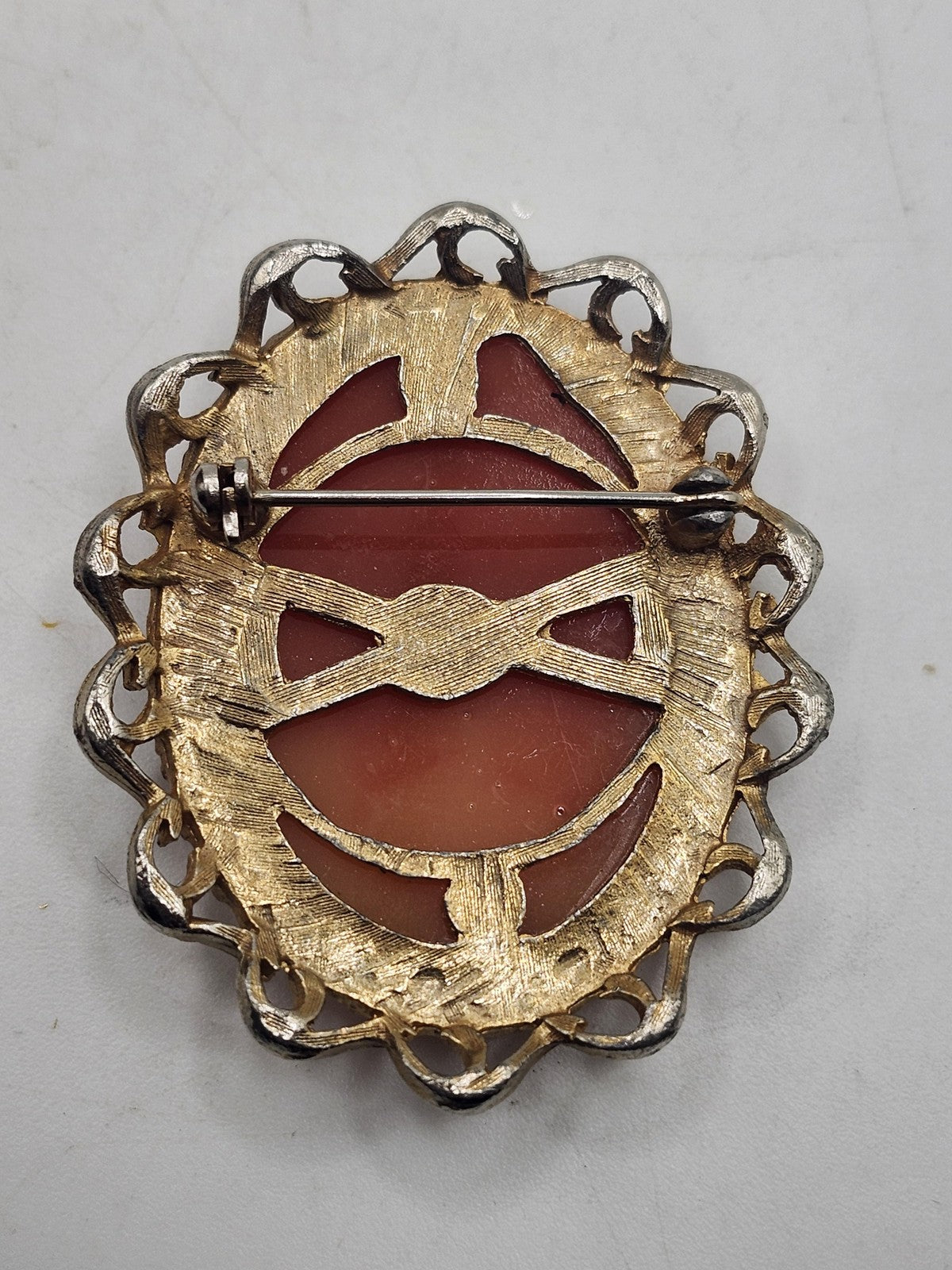 Pink Resin Flower Cameo Brooch Pin Gold Tone Oval Bouquet Costume Jewelry