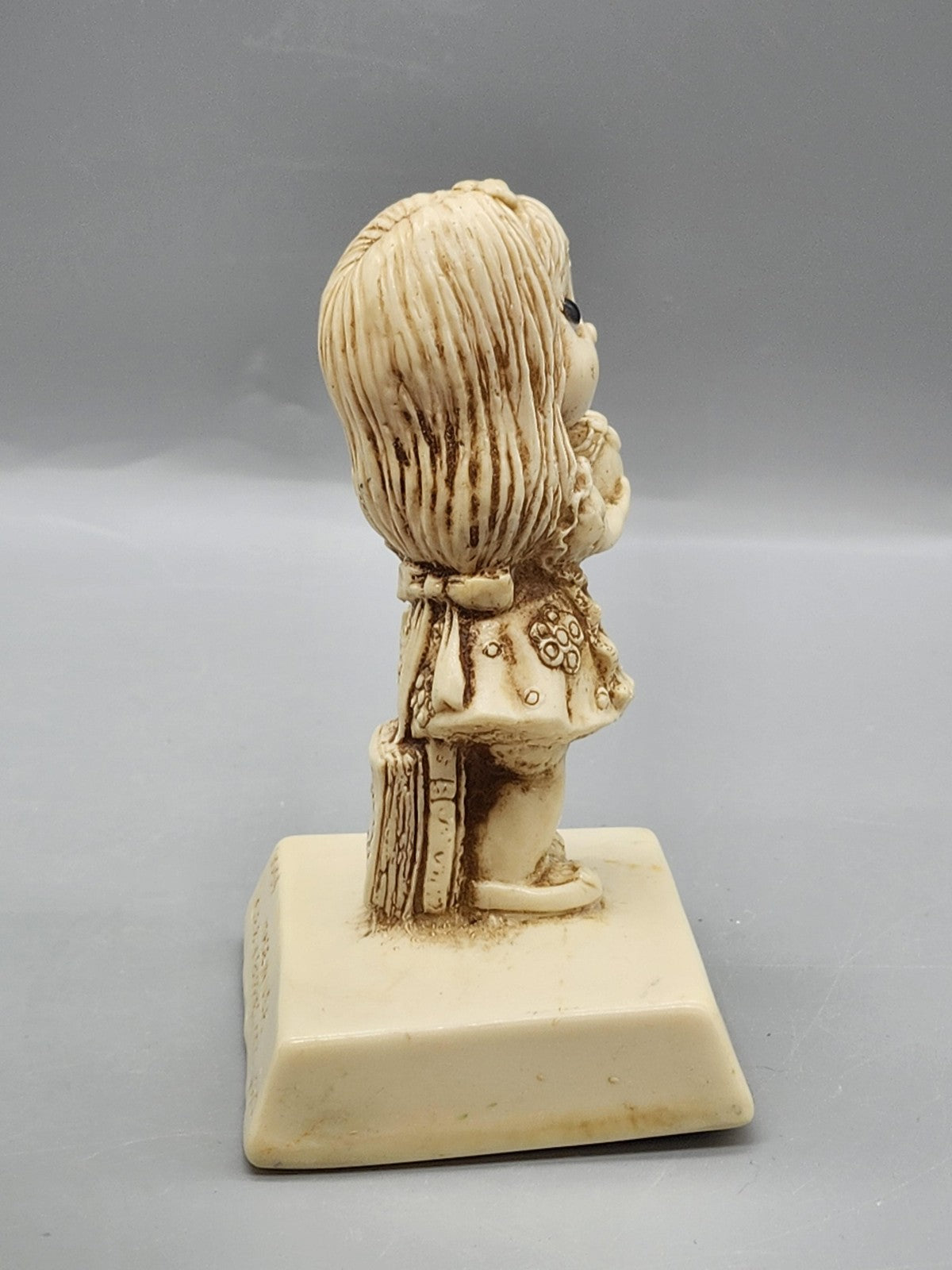 Vintage R&W Berries 1975 Happy Birthday Girl Figurine Small Beige Resin Decor