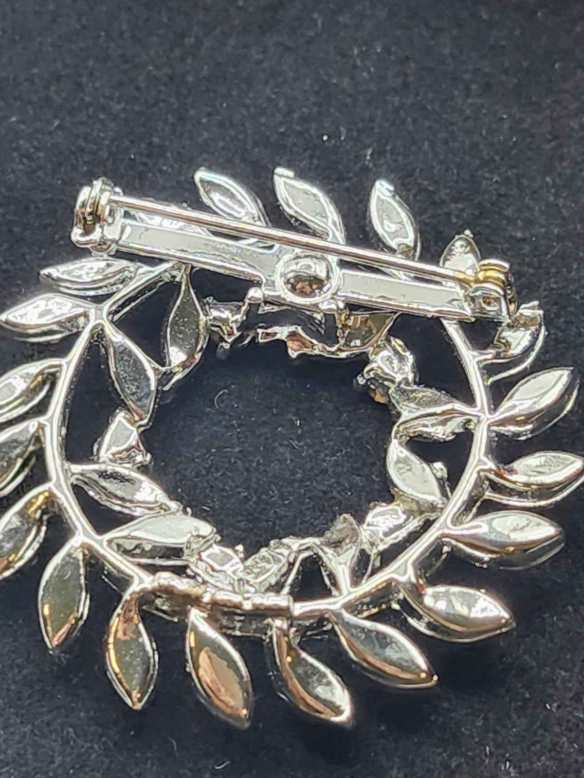 Blue Rhinestone Leaf Wreath Brooch Pin Silver Tone Nature Costume Jewelry Gift