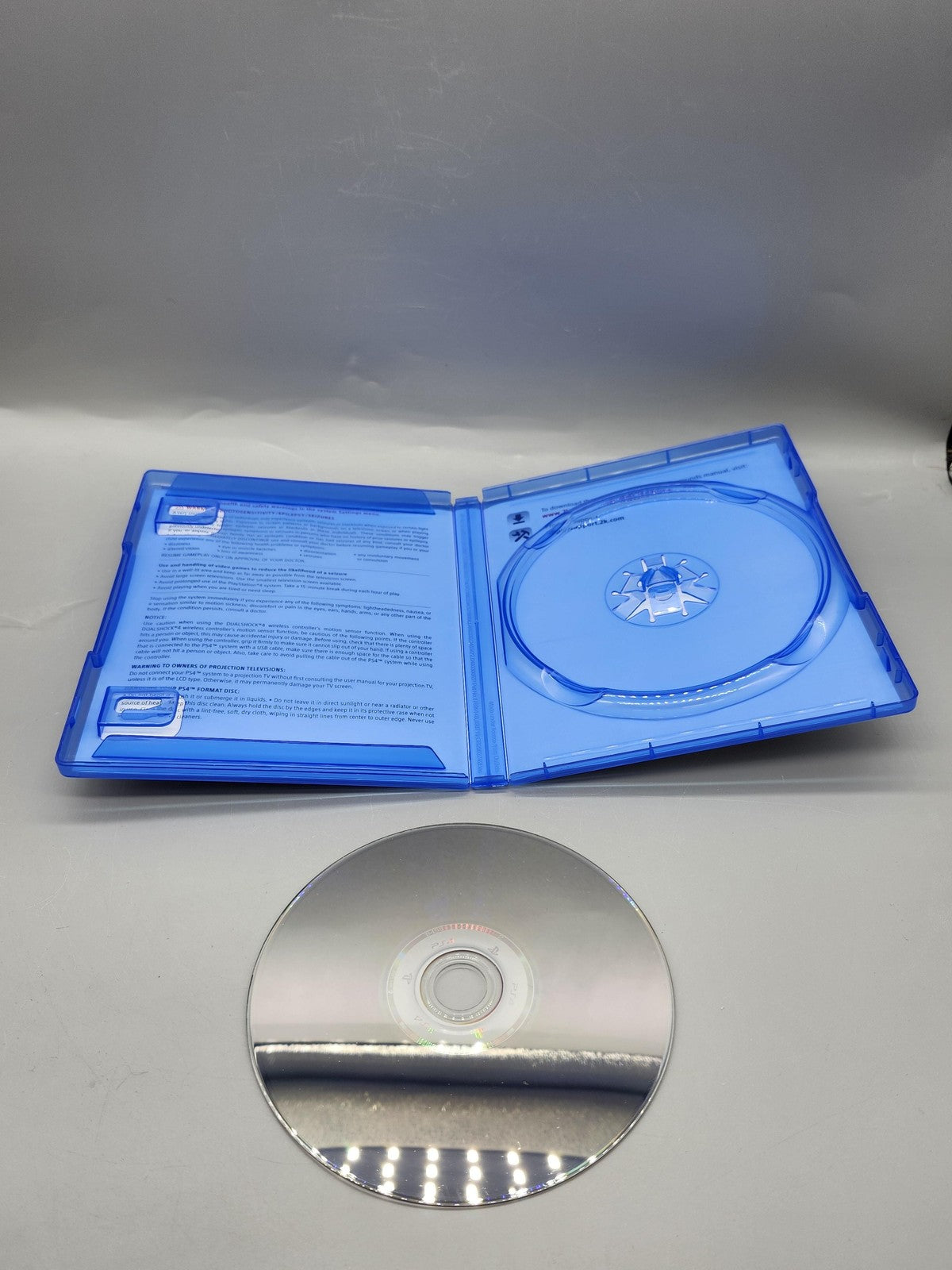 WWE 2K Battlegrounds PlayStation 4 PS4 Game T 2K NTSC-U/C 2020 Disc Blue Case