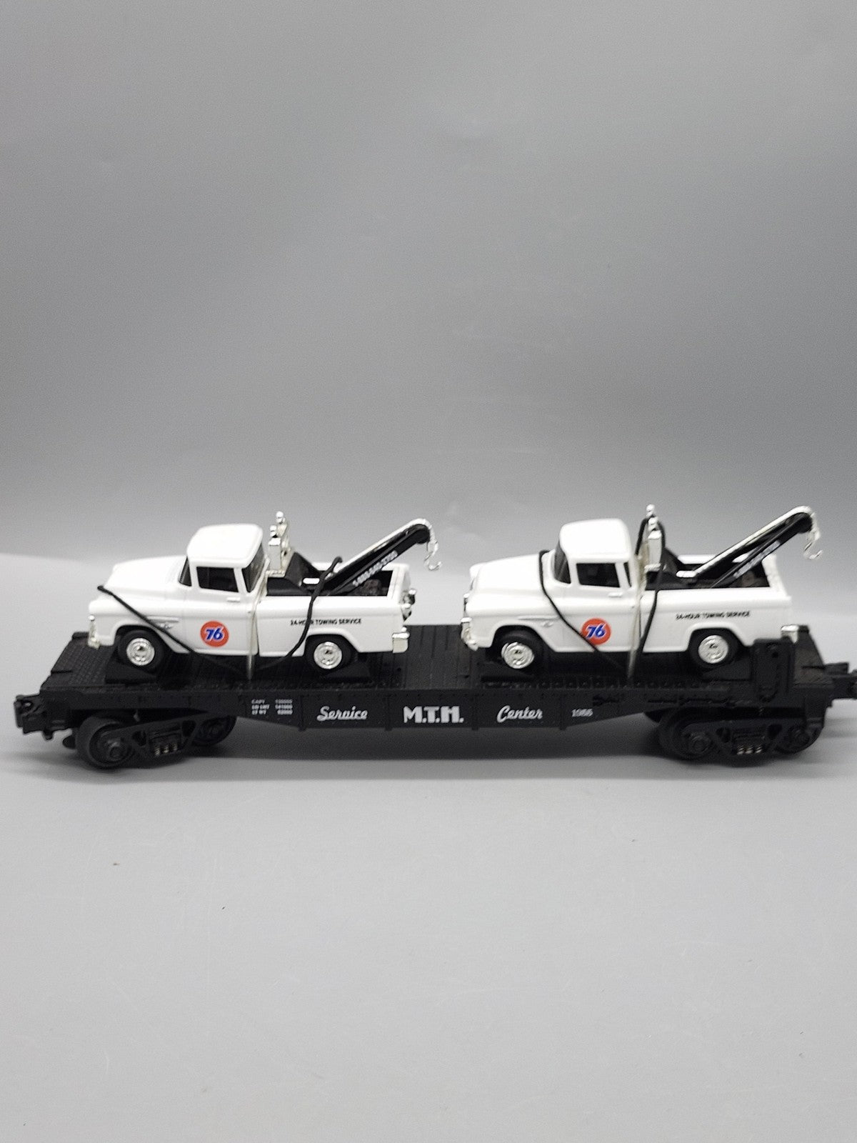 MTH O Gauge Service Center Flat Car 2 Union 76 Tow Trucks 3-Rail Advertising