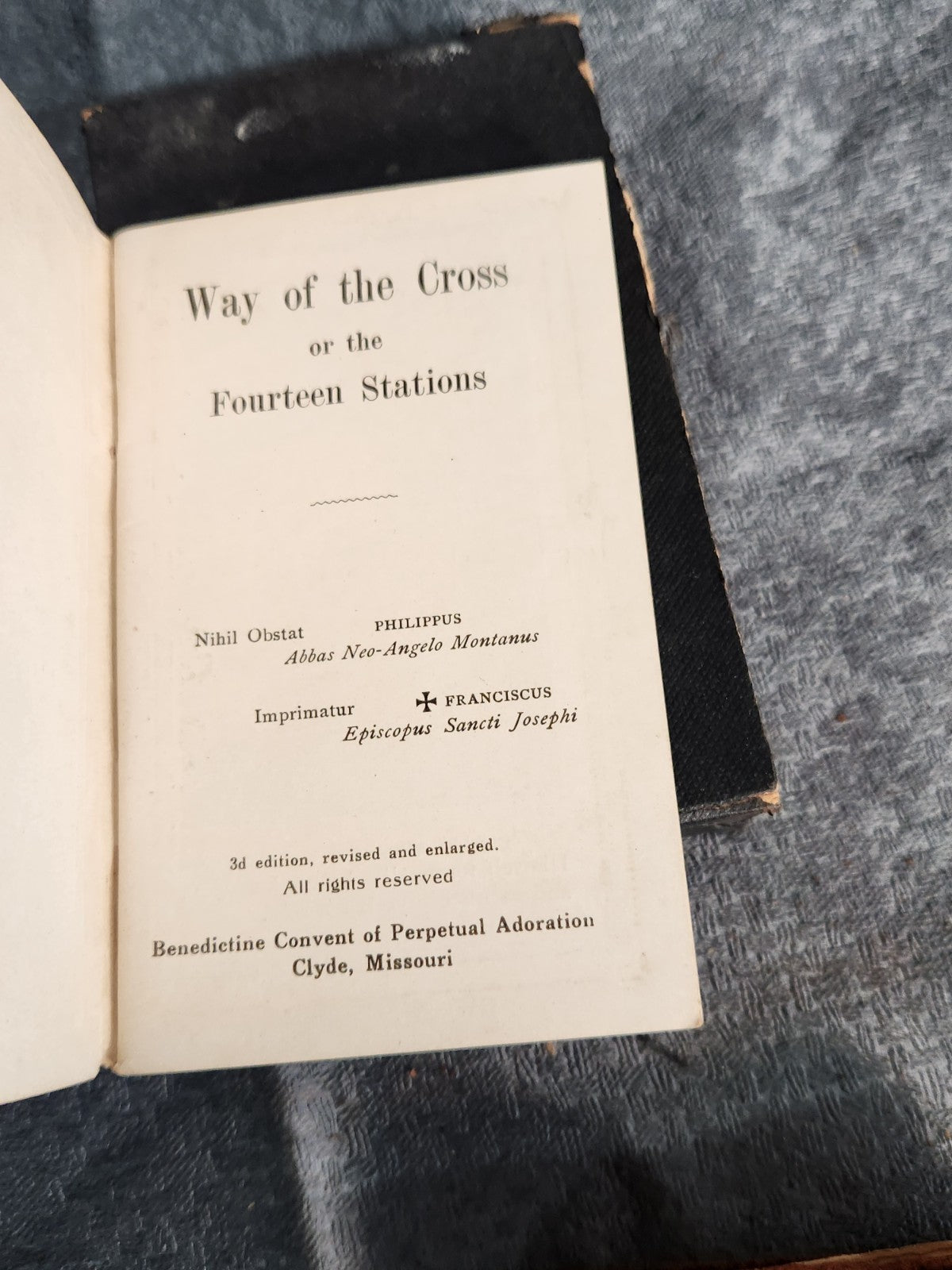 1919 The Spiritual Treasure Catholic Prayer Book + Way Of The Cross Pocket Lot