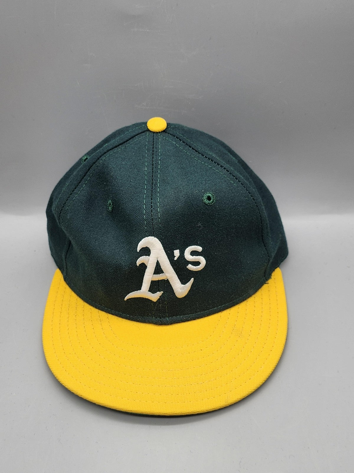 Vintage Oakland Athletics Hat Cap Fitted Mens 6 7/8 MLB Baseball New Era Green