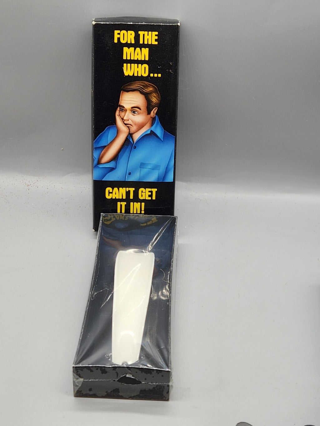 Vintage 1988 Spencer Gifts Novelty Shoehorn “For The Man Who Can’t Get It...