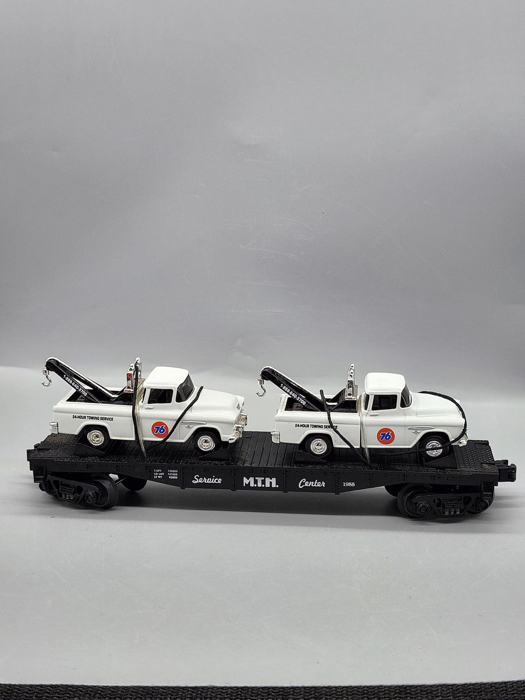 MTH O Gauge Service Center Flat Car 2 Union 76 Tow Trucks 3-Rail Advertising