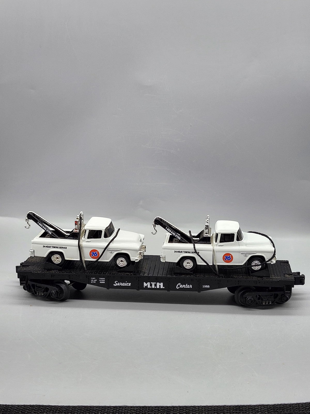 MTH O Gauge Service Center Flat Car 2 Union 76 Tow Trucks 3-Rail Advertising