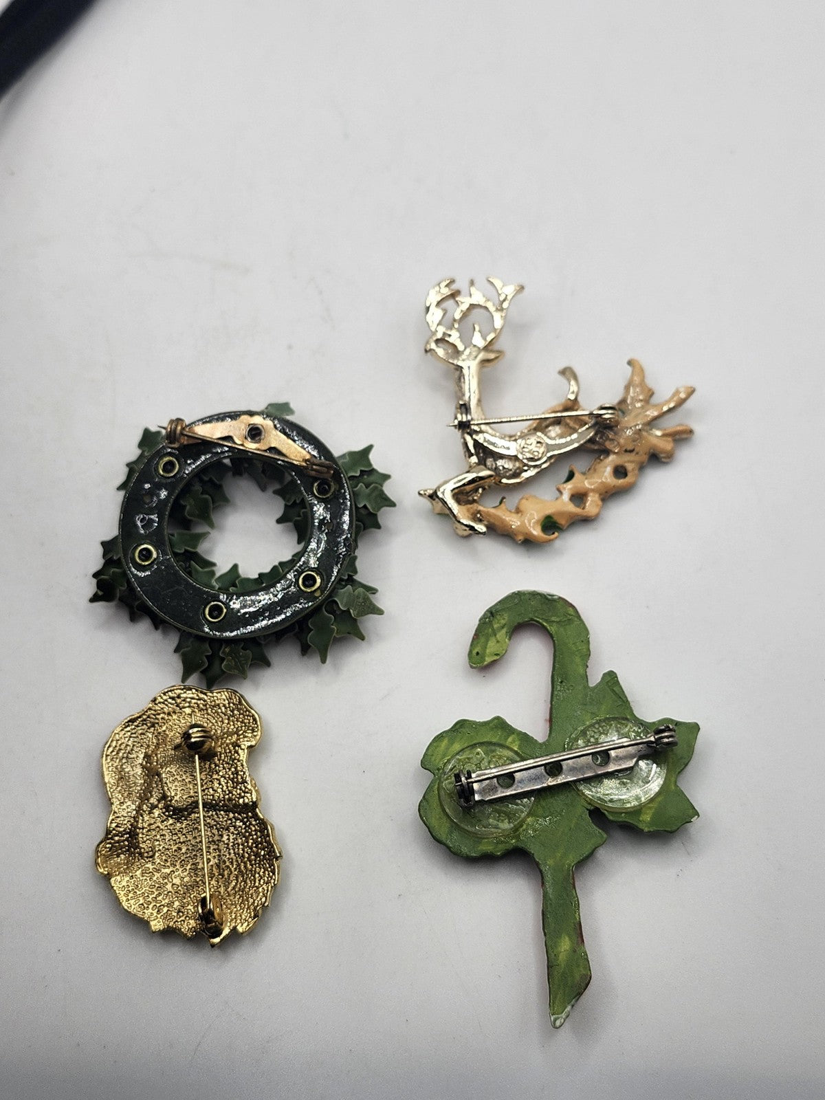 Christmas Brooch Pin Lot Enamel Wreath Reindeer Santa Candy Cane Holiday 4 Set