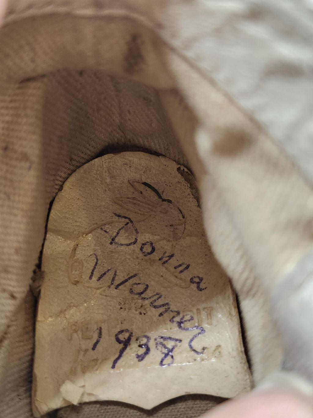 Vintage 1938 Mrs Day's Ideal Baby Shoes Size 2 Medium White Leather Box USA