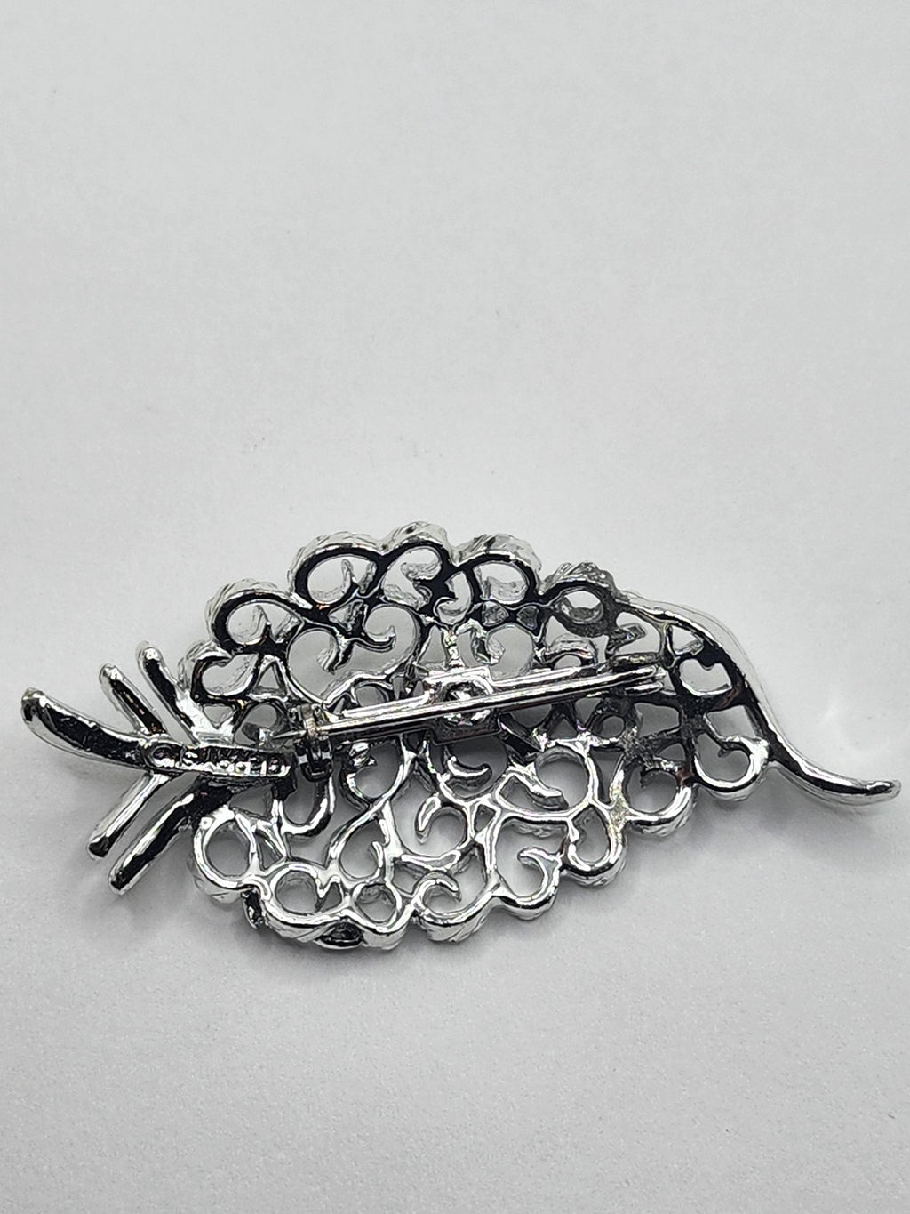 Vintage Sarah Coventry Leaf Brooch Pin Silver Tone Filigree Costume Jewelry