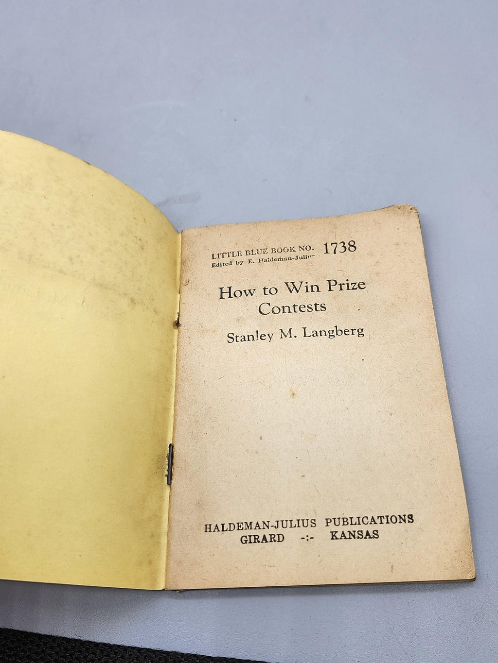 Vintage How To Win Prize Contests Langberg Little Blue Book Yellow PB USA