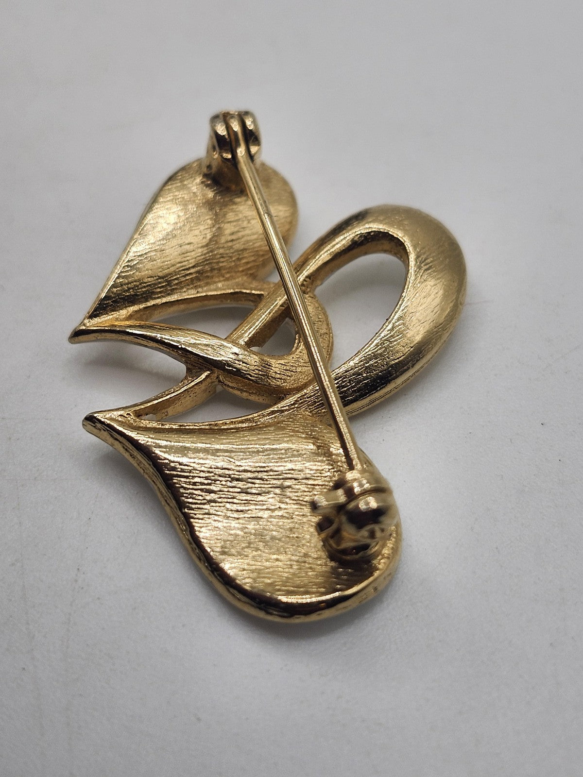 White Enamel Heart Brooch Pin Gold Tone Abstract Love Costume Jewelry Gift