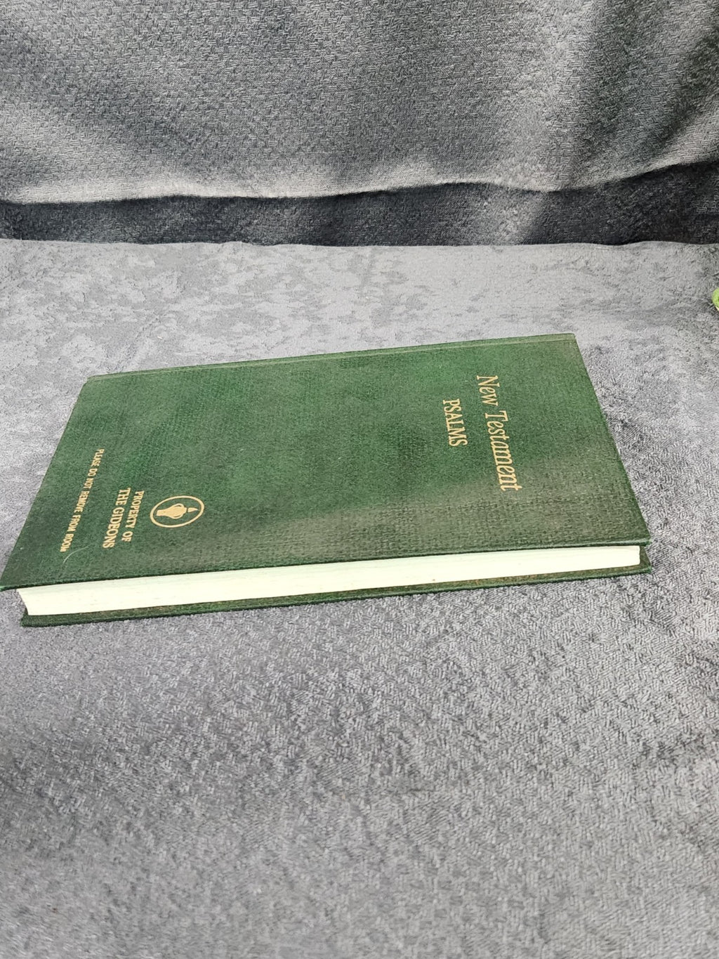 Vintage Gideons New Testament Psalms Bible Green Hardcover Hotel Edition