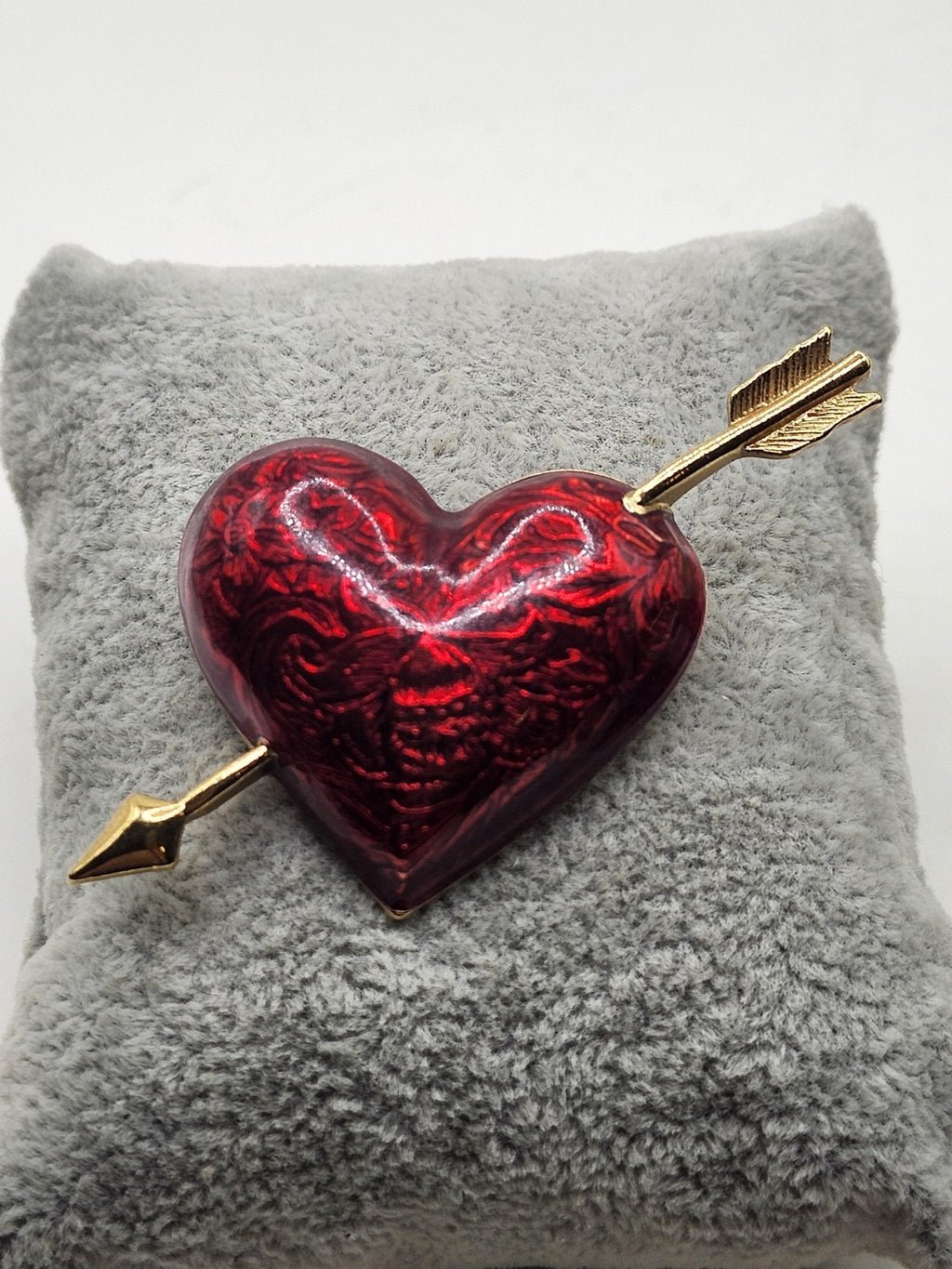 Red Resin Heart Arrow Brooch Pin Gold Tone Love Costume Jewelry Valentine Gift