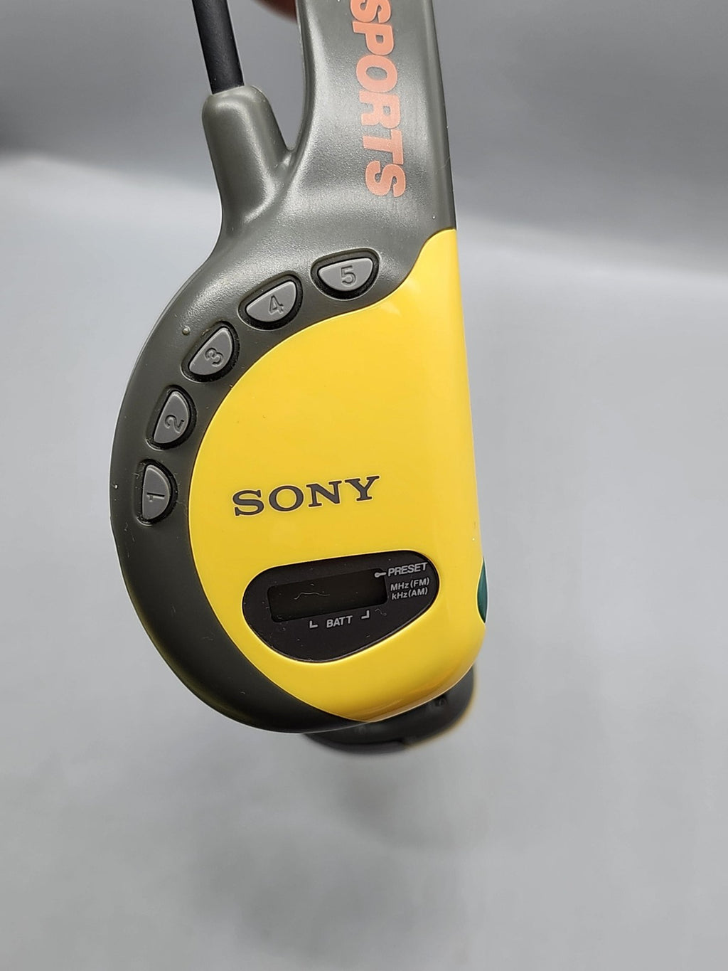 Vintage Sony SRF-HM55 Sports FM/AM Walkman Radio Headset Yellow Parts Repair