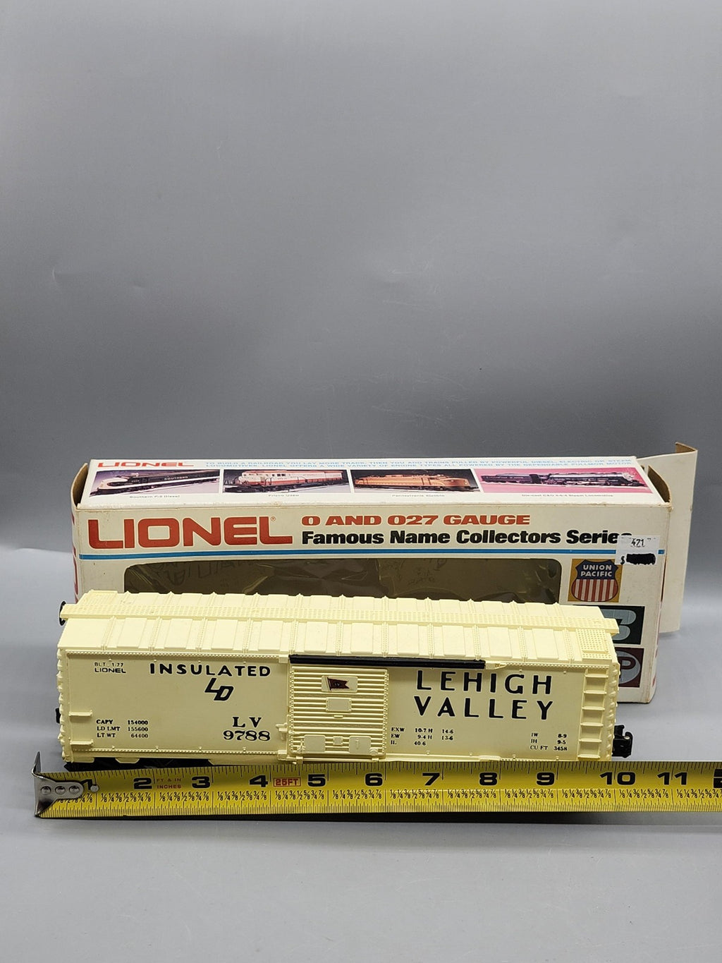 Vintage Lionel O O27 Gauge Lehigh Valley Insulated Box Car 6-9788 Beige 1977
