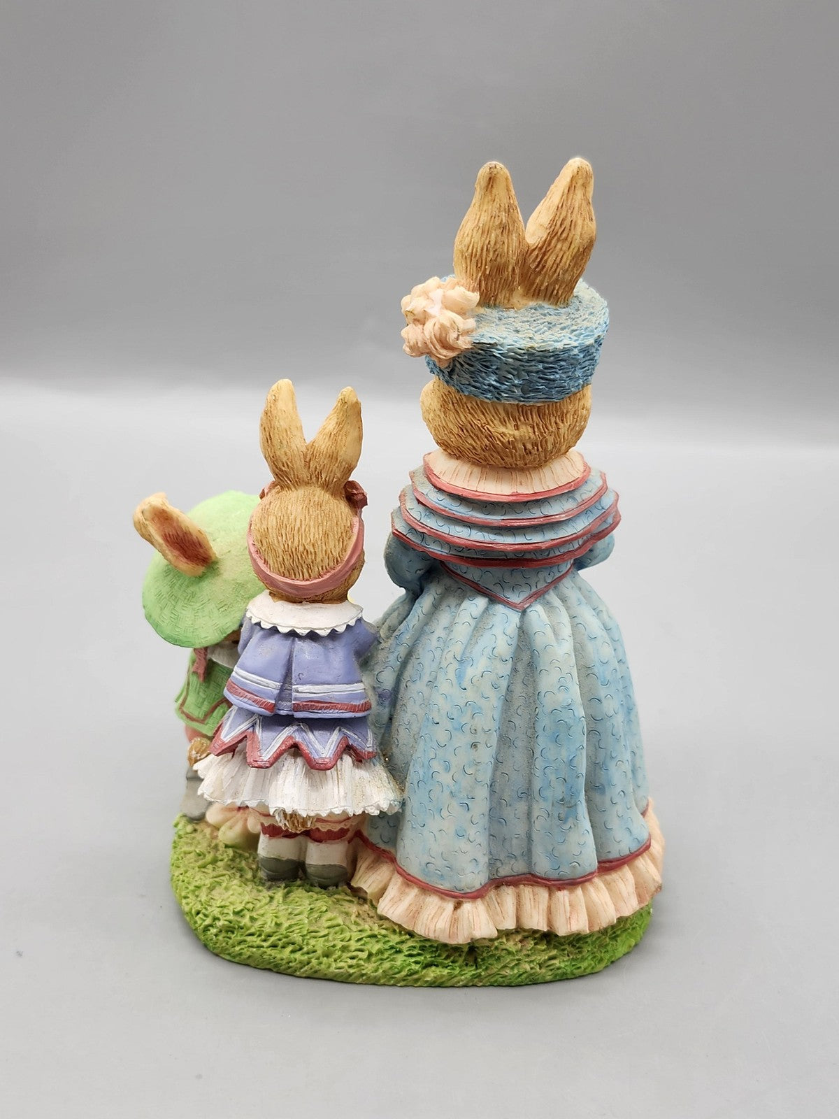 Vintage International Resourcing Services Rabbit Ducklings Figurine Easter Decor