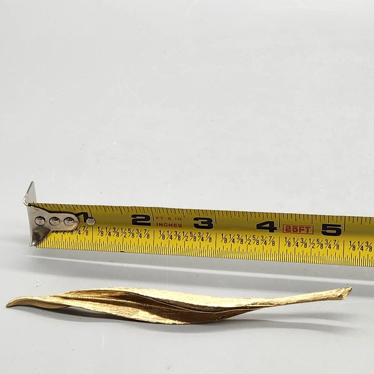 Vintage Coro Leaf Brooch Gold Tone Long Textured Nature Pin 4.5 Inch Jewelry