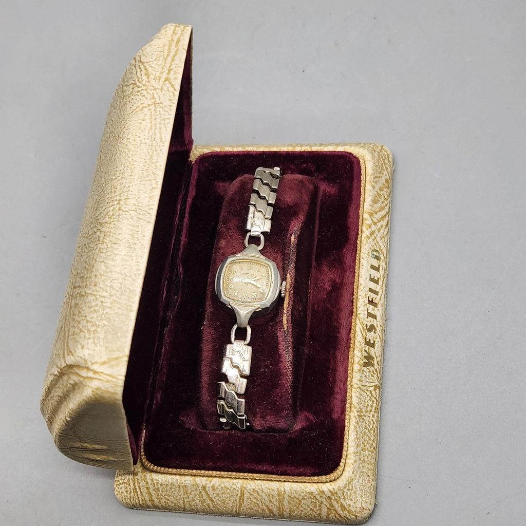 Vintage Westfield Womens Watch Silver Tone Champagne Dial Bracelet Swiss Box