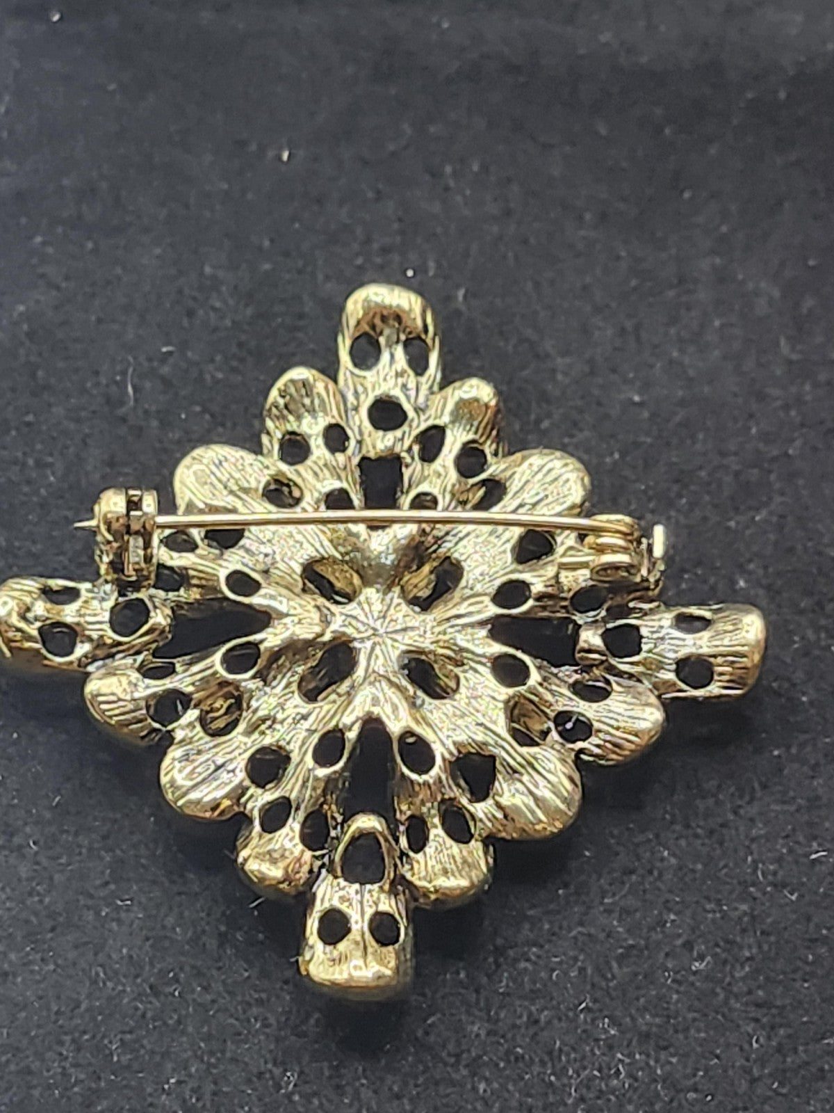 Gold Tone Pink Rhinestone Flower Brooch Pin Openwork Costume Jewelry Gift