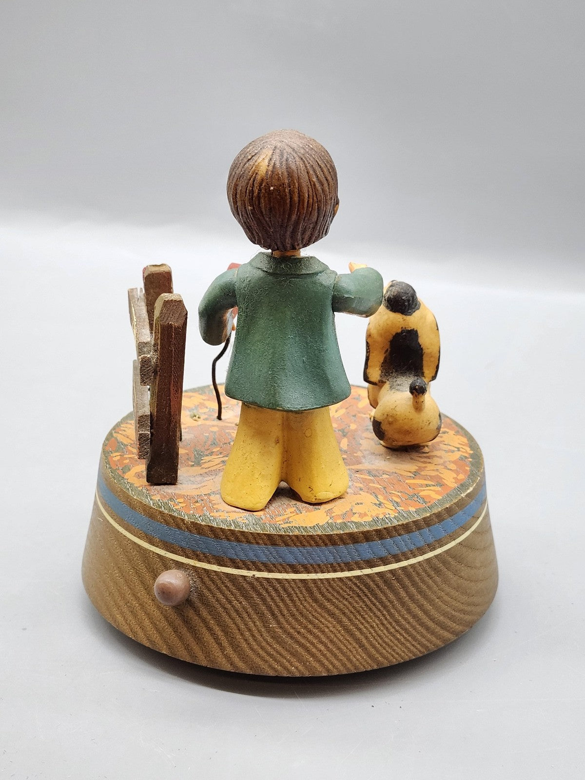 Vintage Boy Dog Wood Music Box Let Me Call You Sweetheart Round Figurine Decor